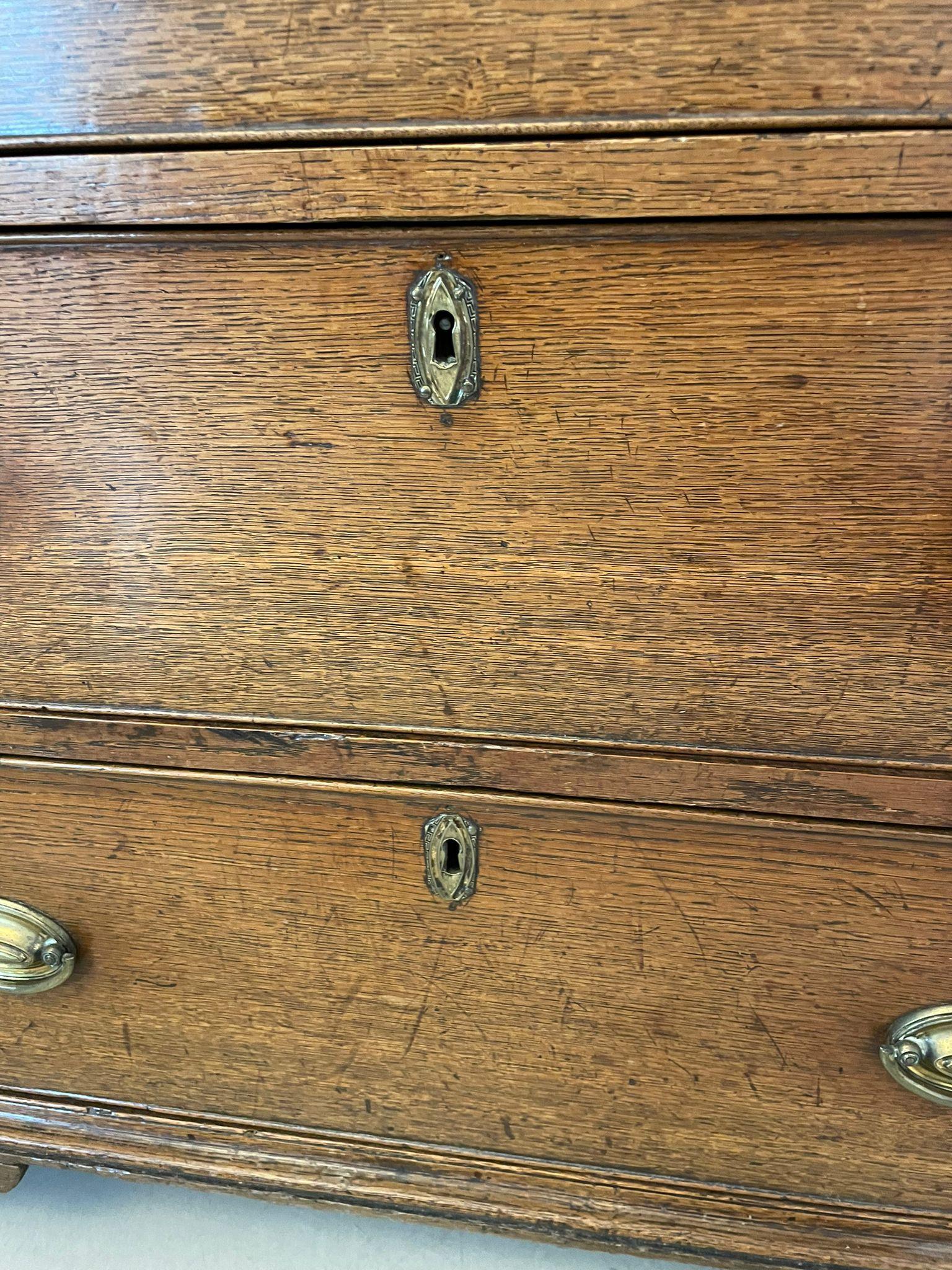 Antique George III Quality Oak Chest of Drawers For Sale 7