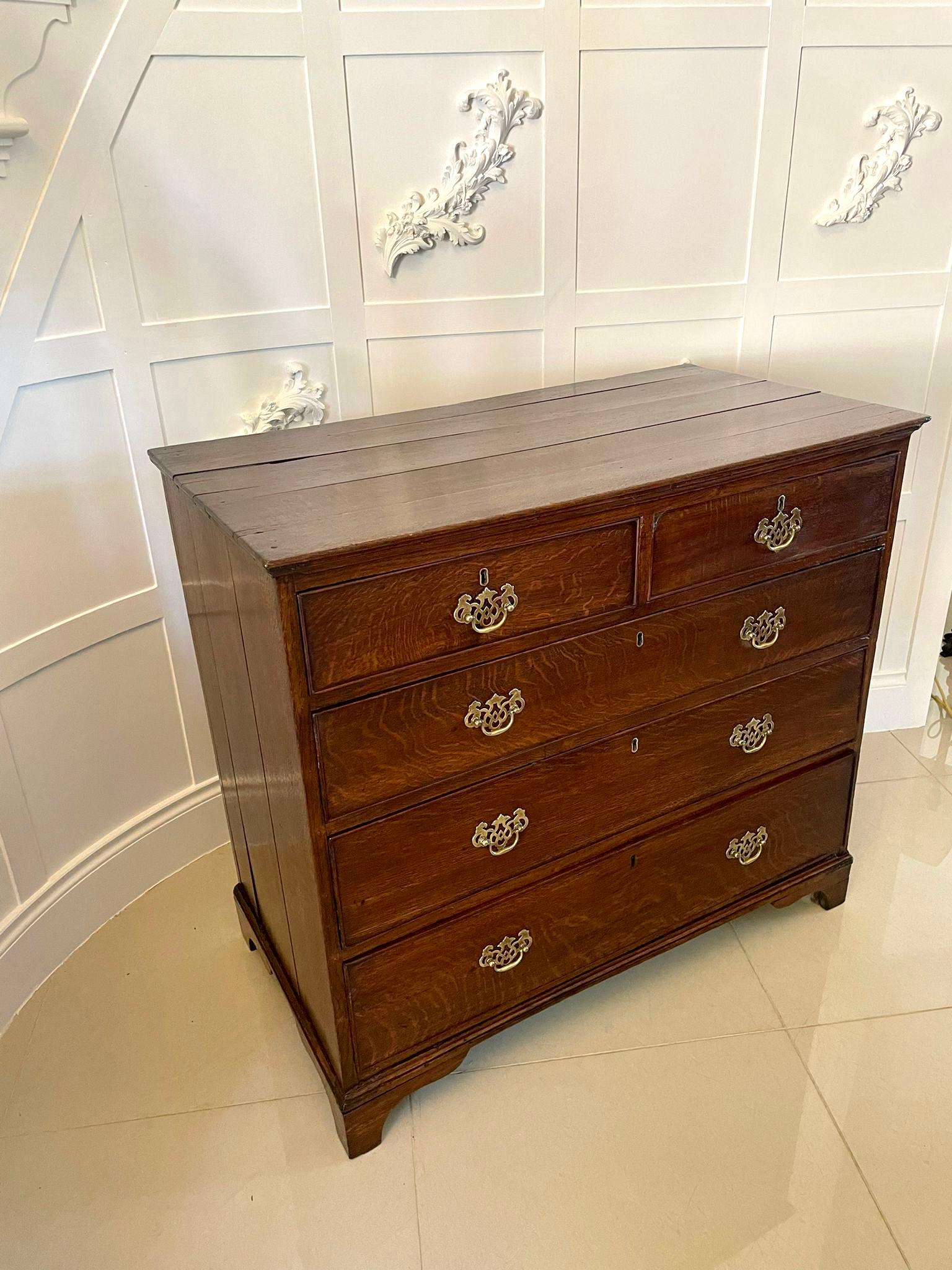 English Antique George III Quality Oak Chest of Drawers For Sale