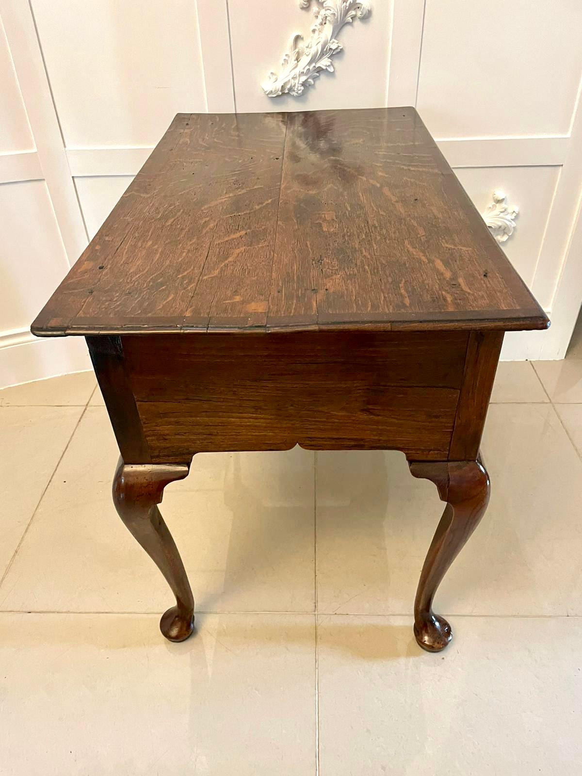 Inizio XIX secolo Antico Lowboy in Oak di qualità Giorgio III in vendita