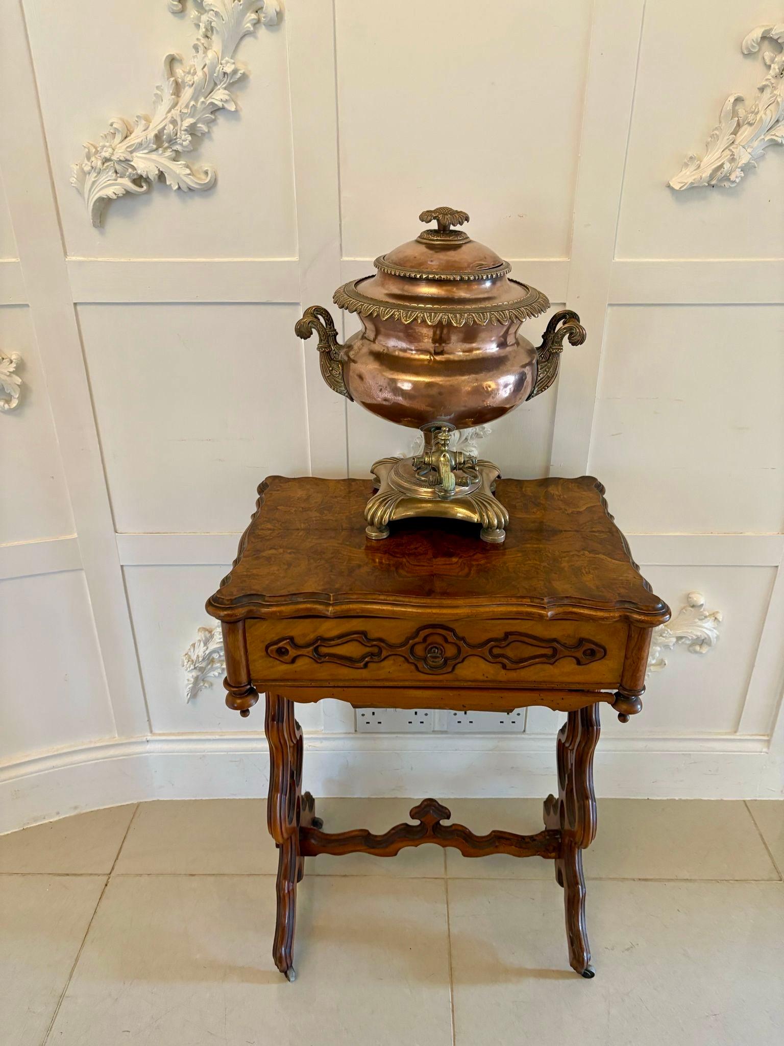 Antico samovar/urna da tè in rame ornato di qualità Giorgio III in vendita 4