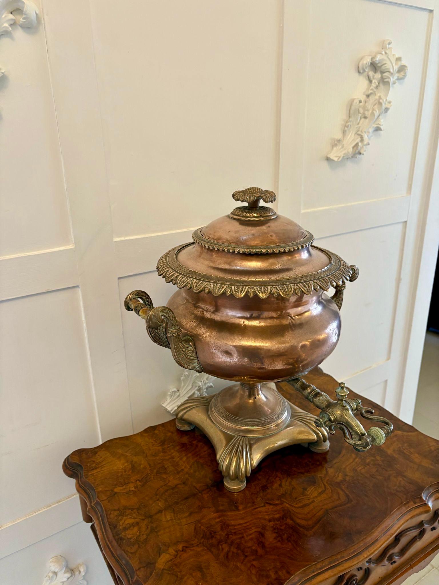 Antico samovar/urna da tè in rame ornato di qualità Giorgio III in vendita 3