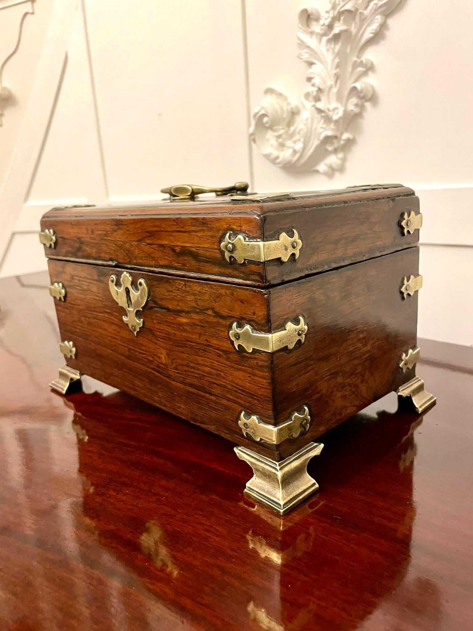 Antico porta tè in legno di palissandro e ottone di qualità Giorgio III in vendita 7