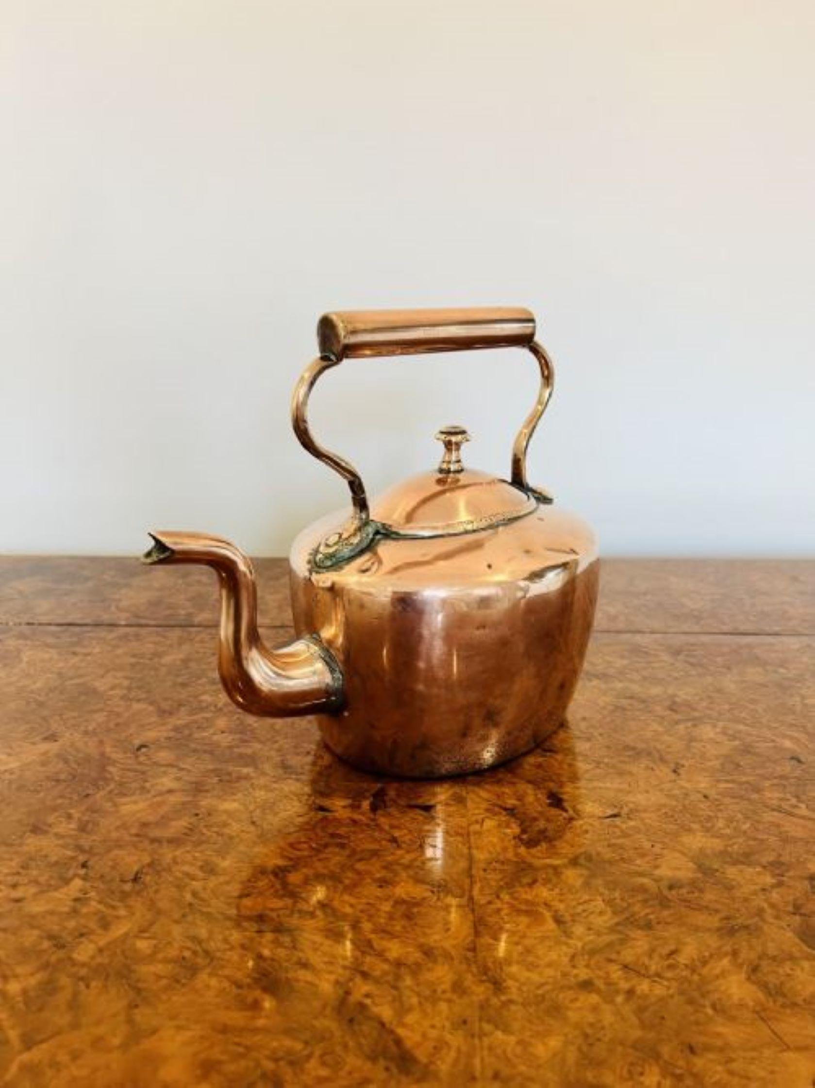 Antique George III quality small copper kettle having a quality shaped handle and spout with a lift off lid 