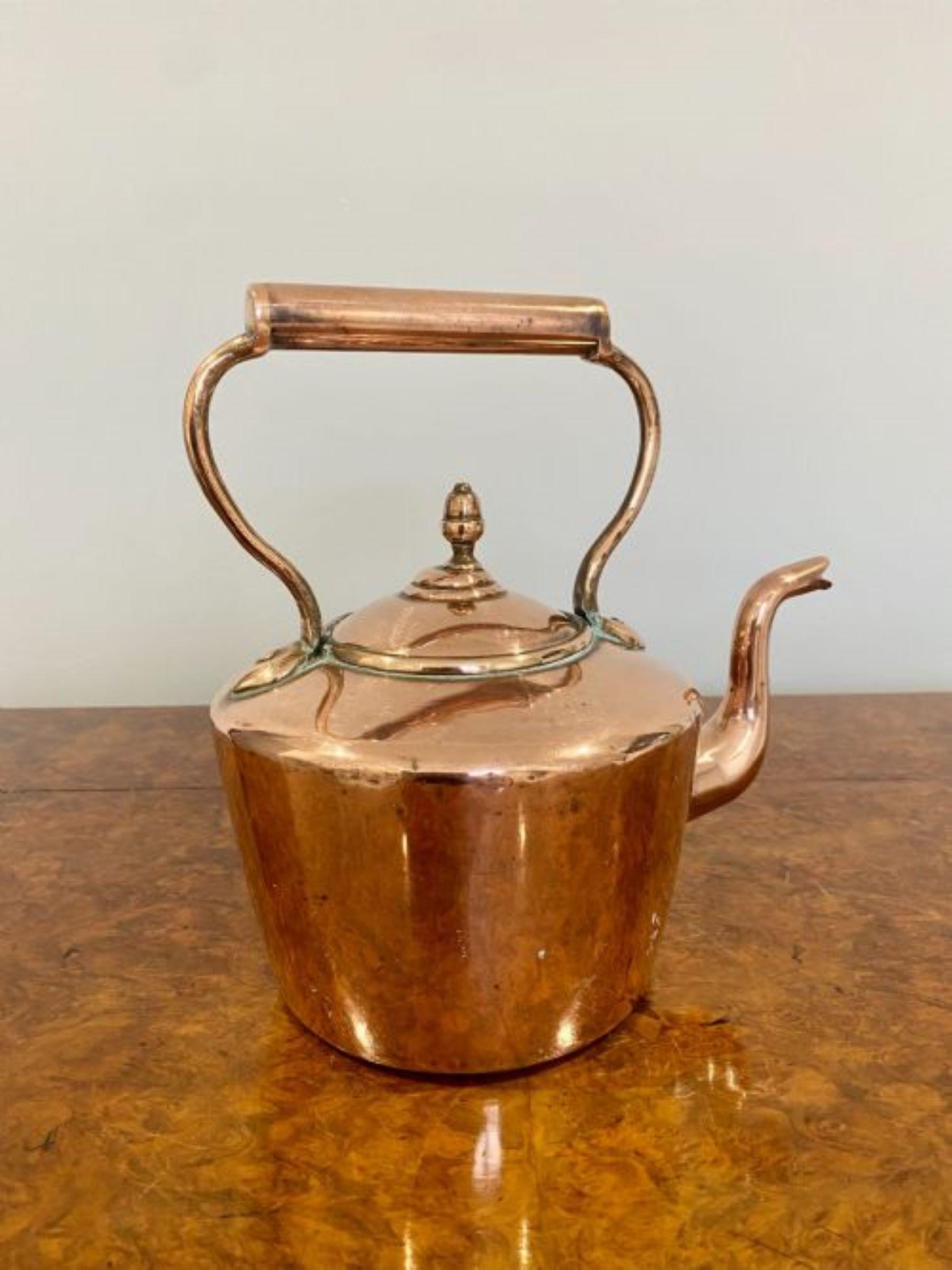 Antique George III quality small copper kettle having a quality shaped handle and spout with a lift off lid