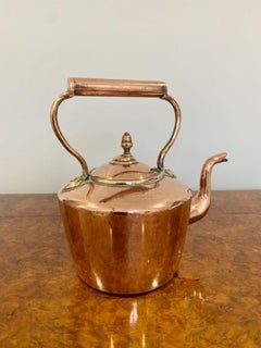 Petite bouilloire en cuivre ancienne de qualité George III