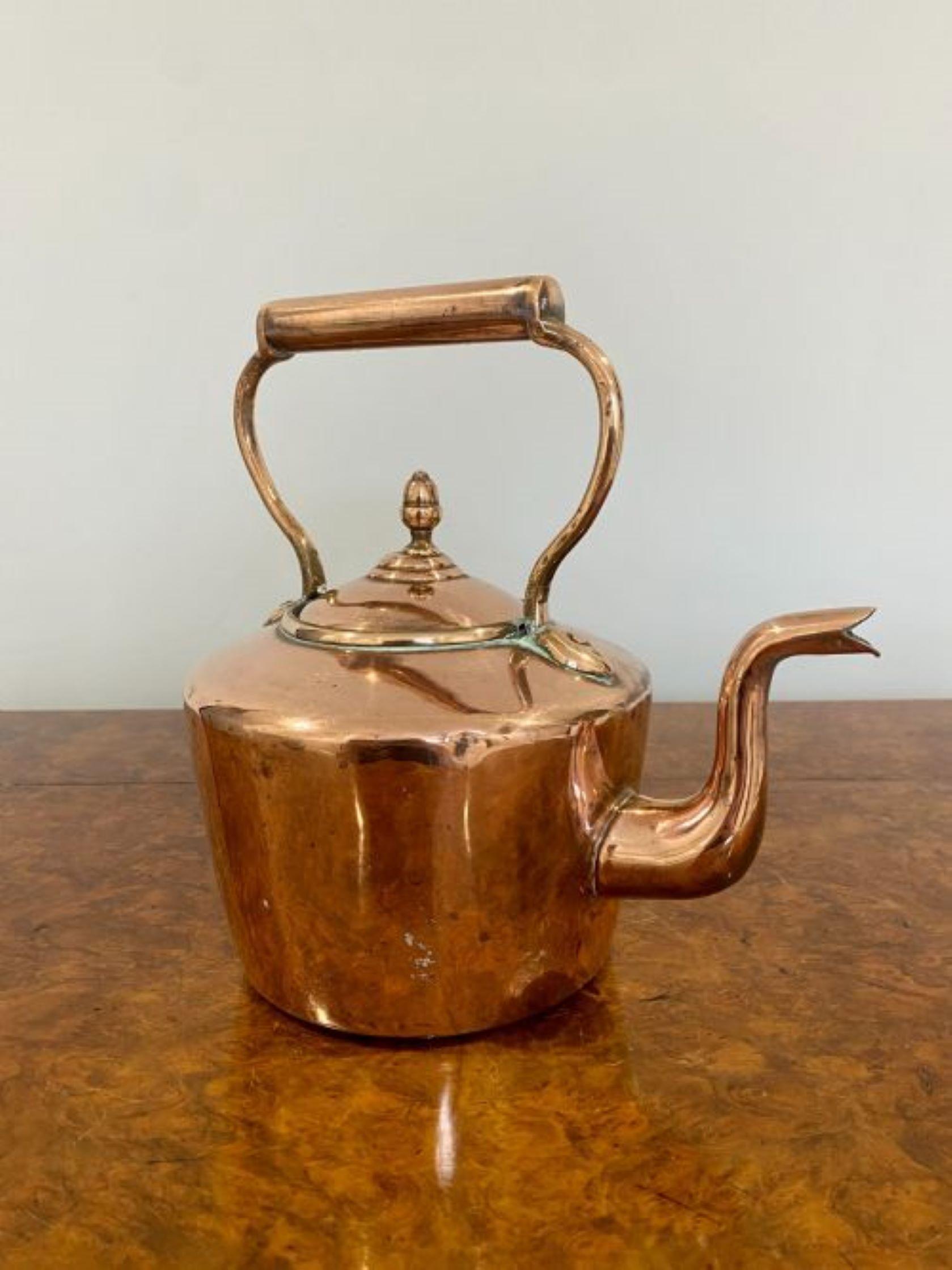 Antique George III quality small copper kettle In Good Condition For Sale In Ipswich, GB