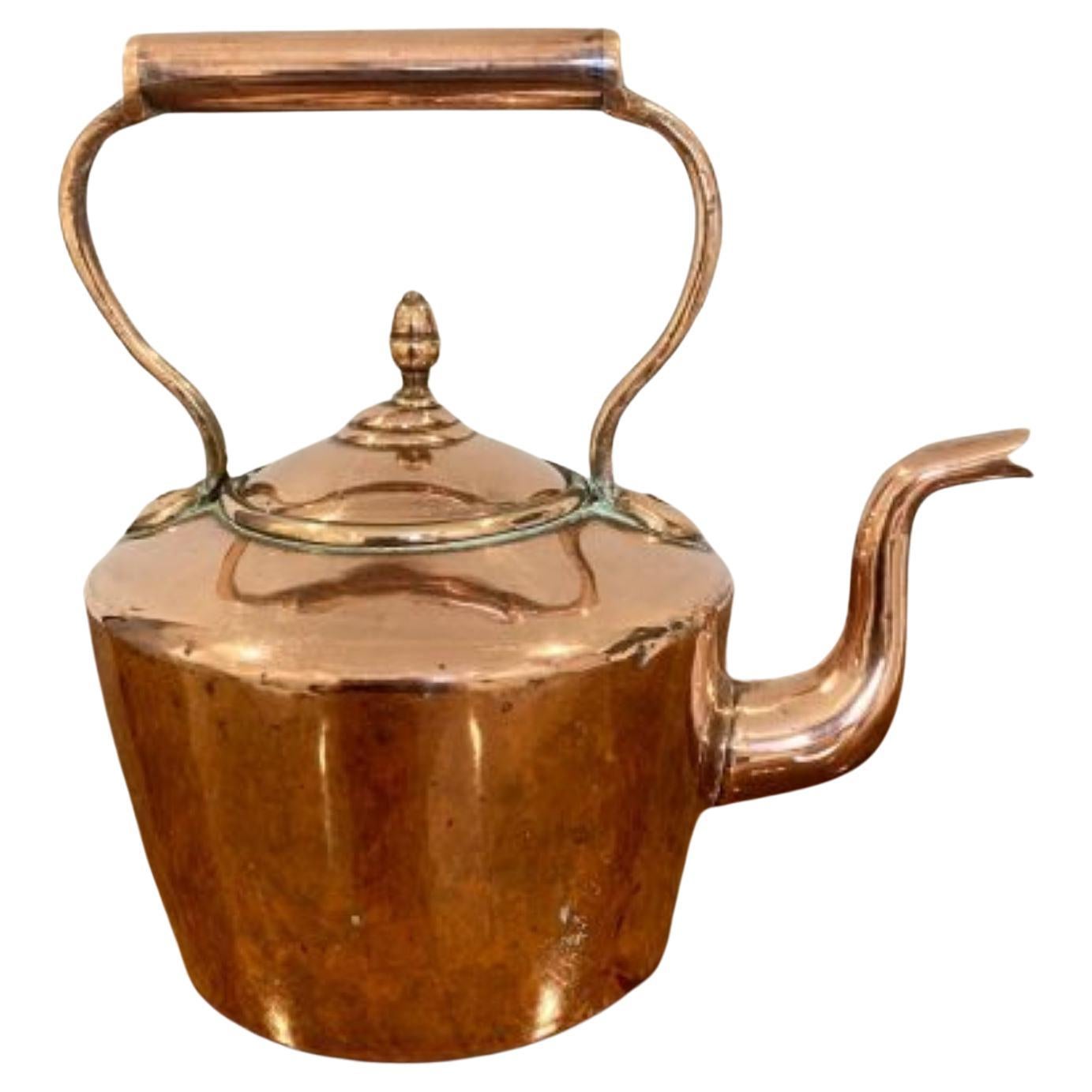 Antique George III quality small copper kettle For Sale