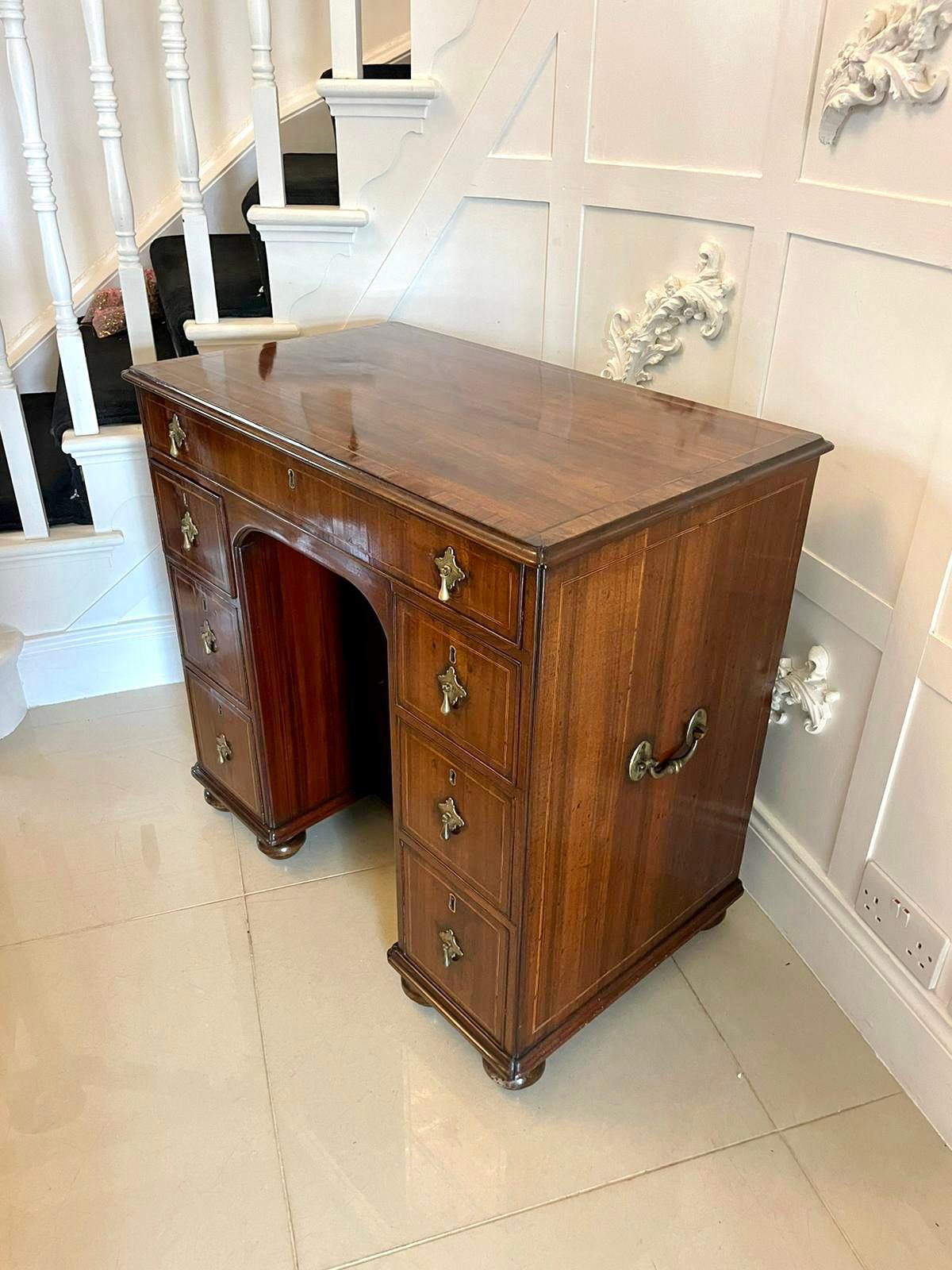  Antique George III Quality Walnut Kneehole Desk  For Sale 5