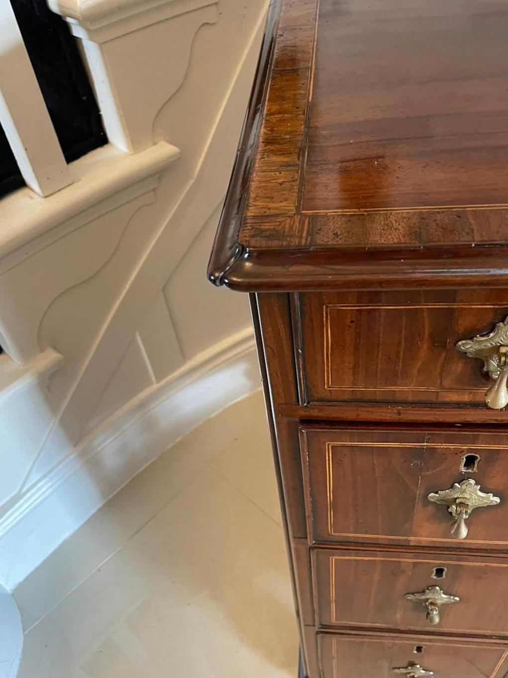  Antique George III Quality Walnut Kneehole Desk  For Sale 7