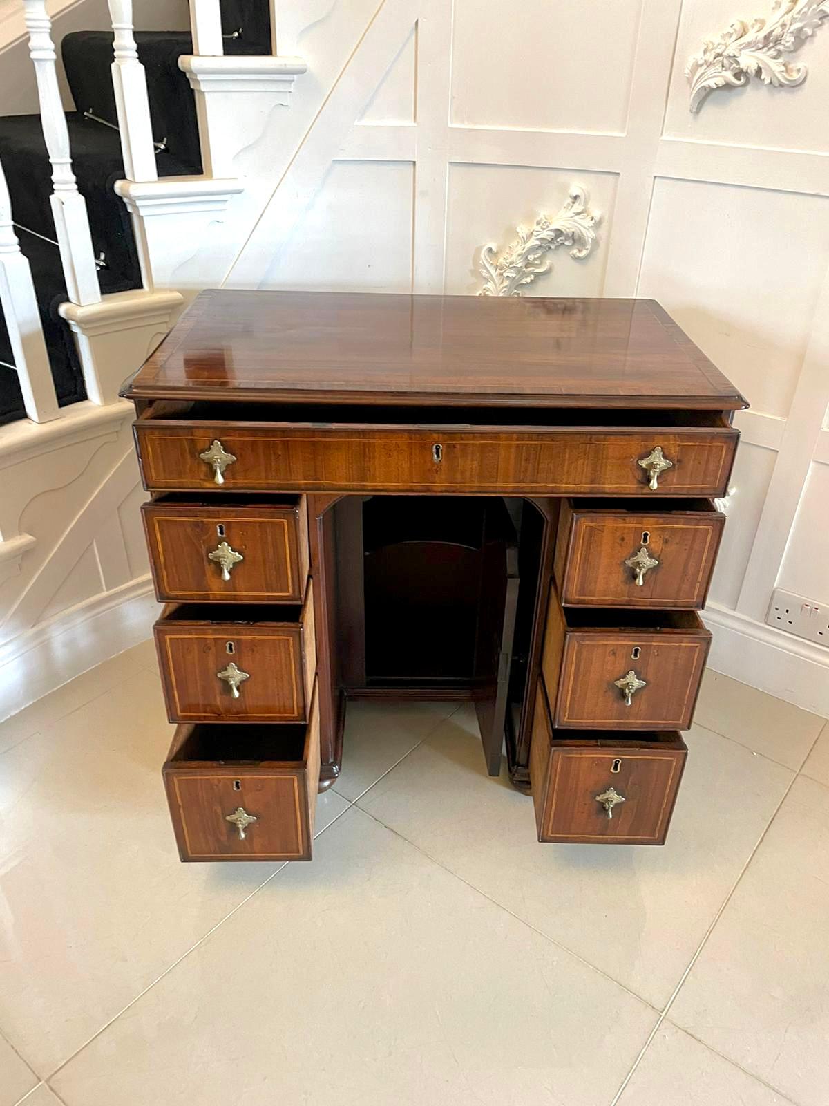  Antique George III Quality Walnut Kneehole Desk  In Good Condition For Sale In Suffolk, GB