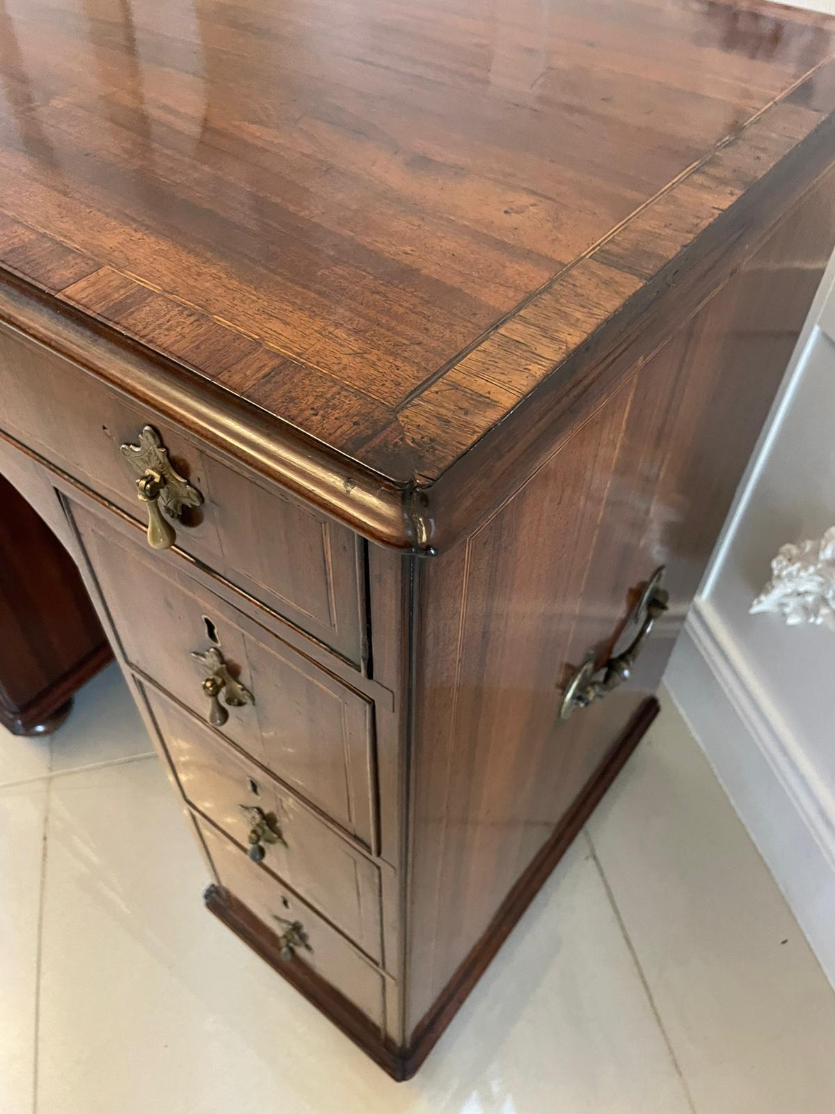  Antique George III Quality Walnut Kneehole Desk  For Sale 2