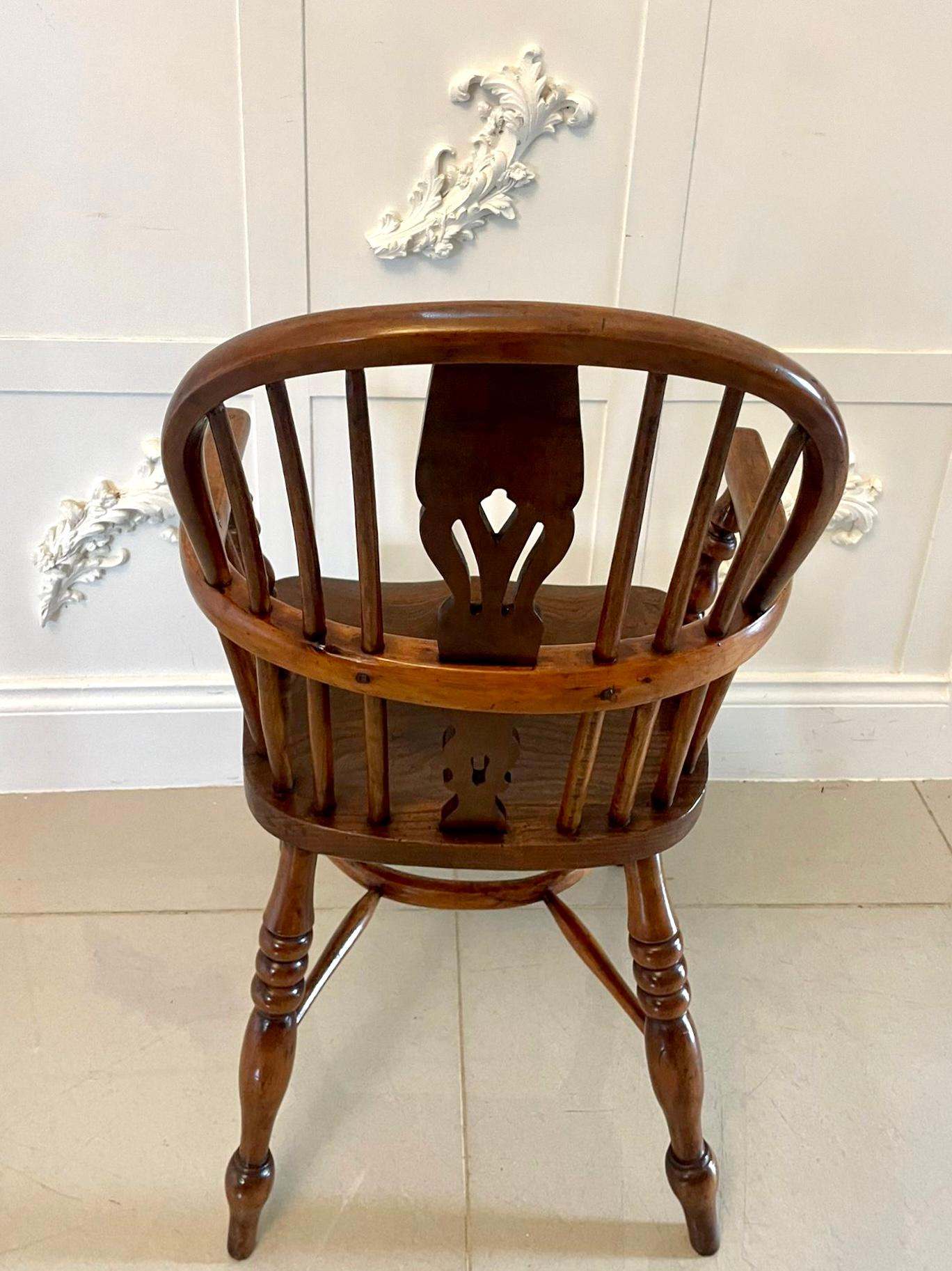 Antique George III Quality Yew Wood Windsor Armchair  For Sale 4