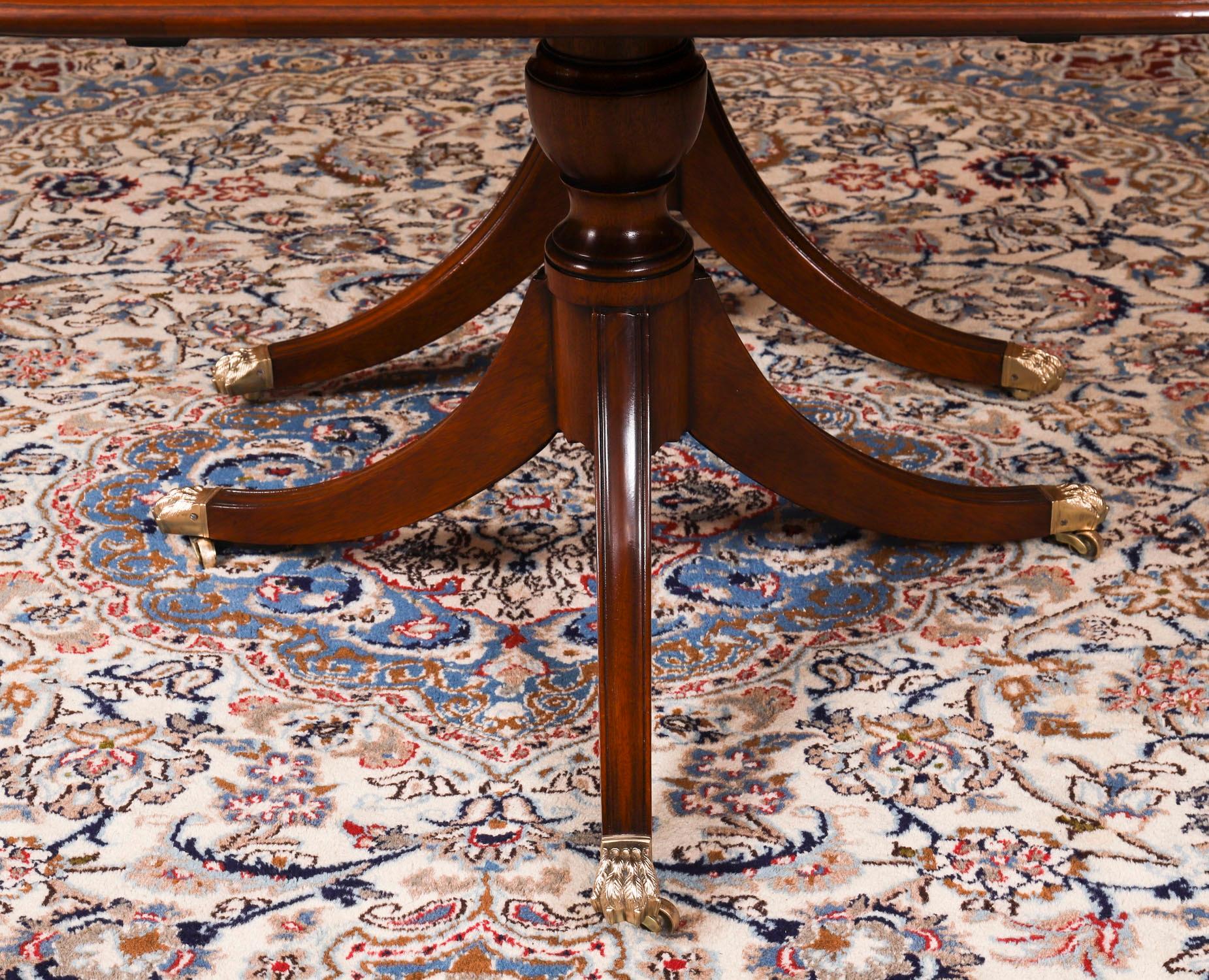 Antique George III Regency Dining Table Circa 1820 with 10 Dining Chairs For Sale 8