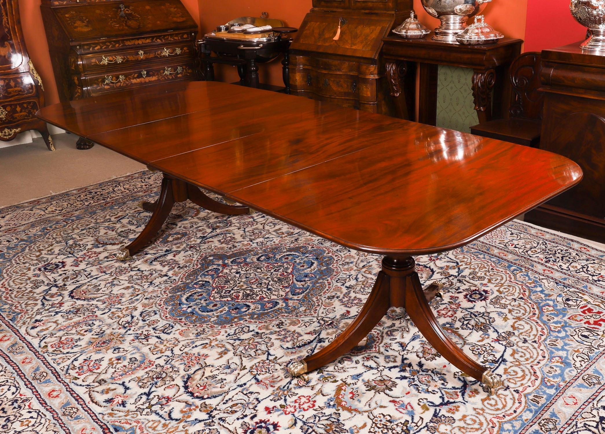 English Antique George III Regency Dining Table Circa 1820 with 10 Dining Chairs For Sale