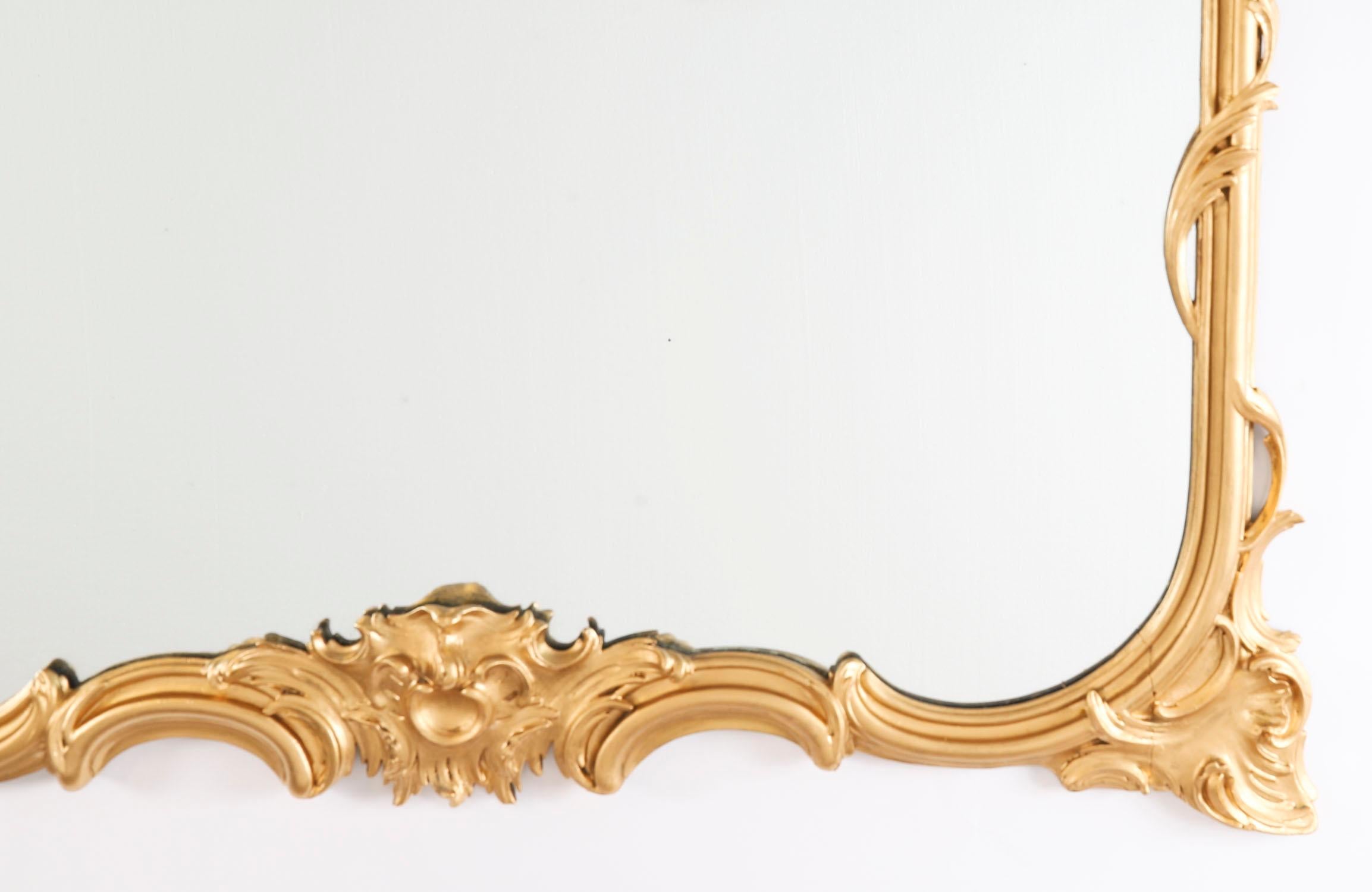 Intagliato Antique Mirror in legno dorato di Giorgio III Revival del XIX secolo in vendita