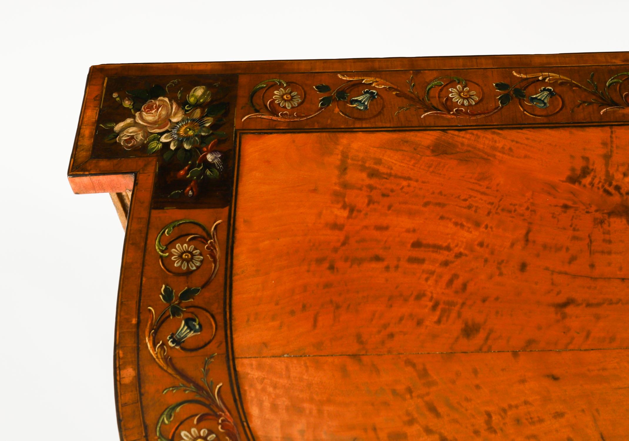 Antigua Mesa Consola Demi-Lune Pintada de Madera Satinada Jorge III Siglo XVIII en venta 2