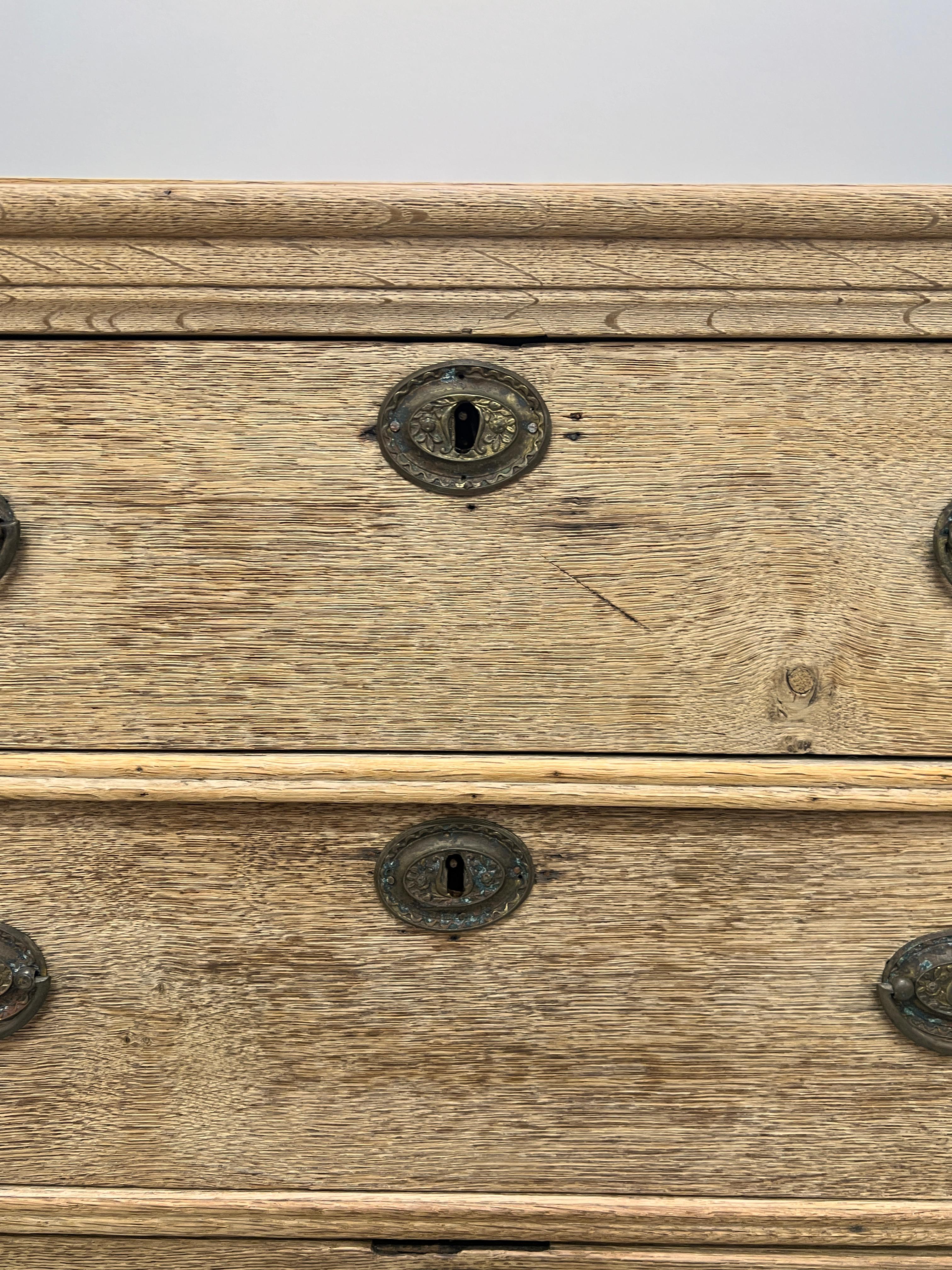 Brass Antique George III Scrubbed Oak Chest, Circa 18th Century For Sale