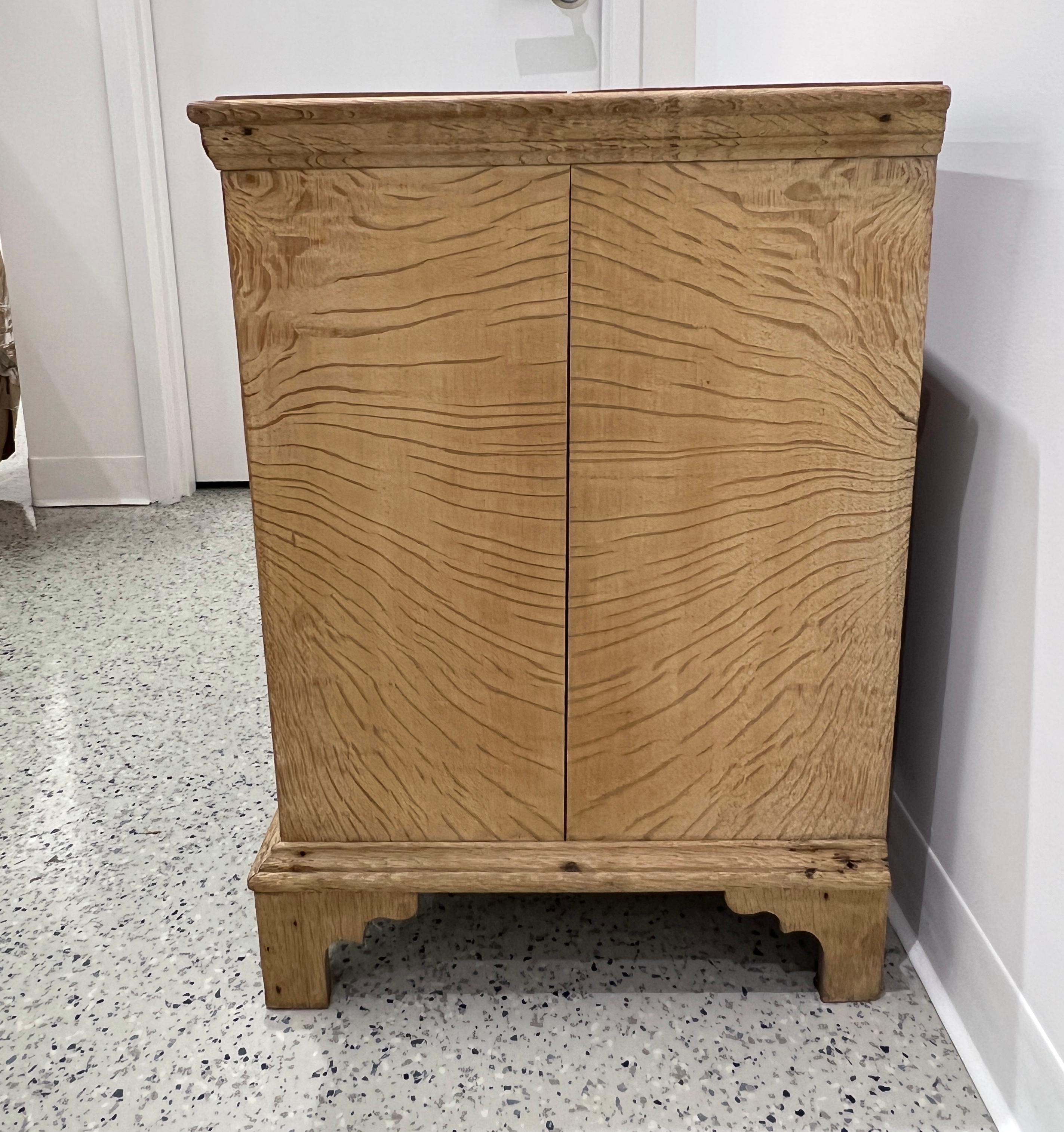 Antique George III Scrubbed Oak Chest, Circa 18th Century For Sale 1