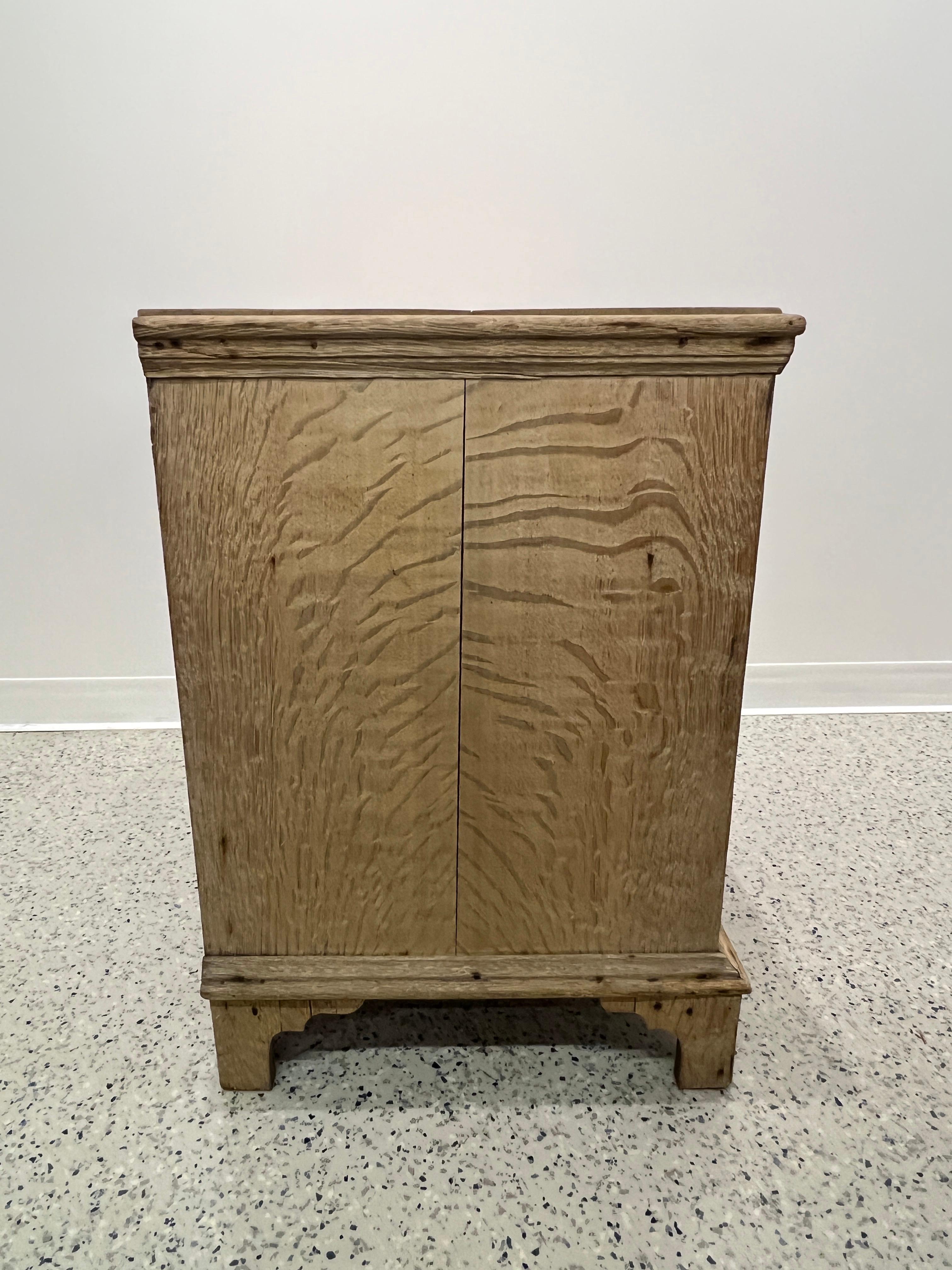 Antique George III Scrubbed Oak Chest, Circa 18th Century For Sale 2