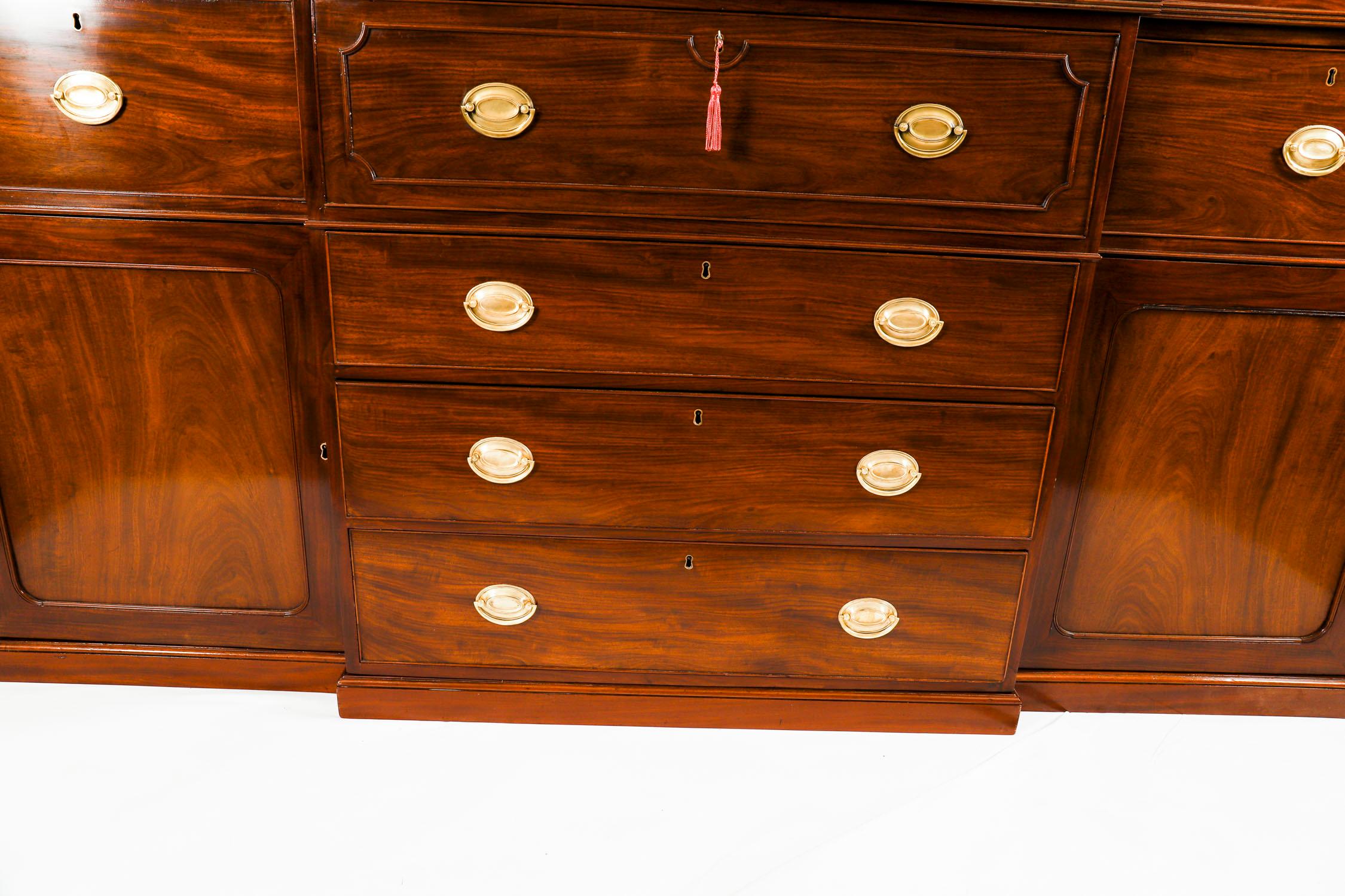 Antiguo Secretaire George III Breakfront Bookcase Siglo XIX en venta 2