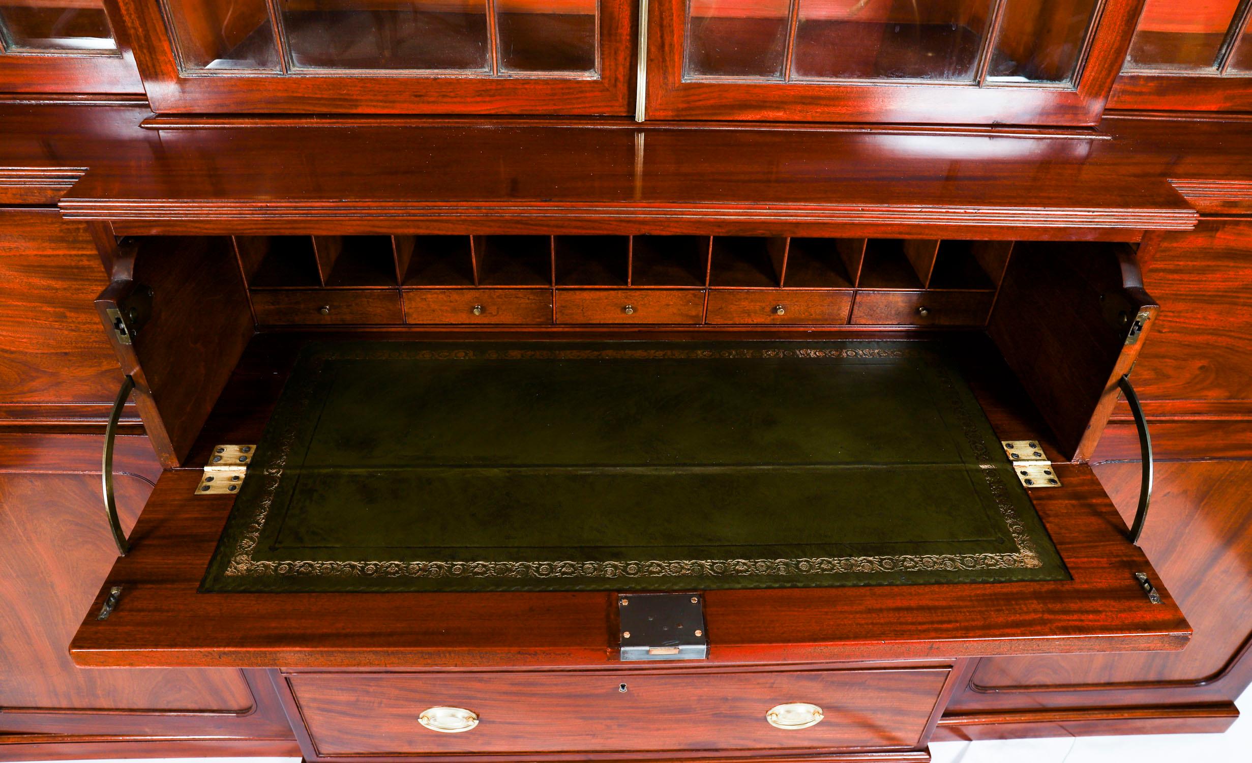 Antiguo Secretaire George III Breakfront Bookcase Siglo XIX en venta 6