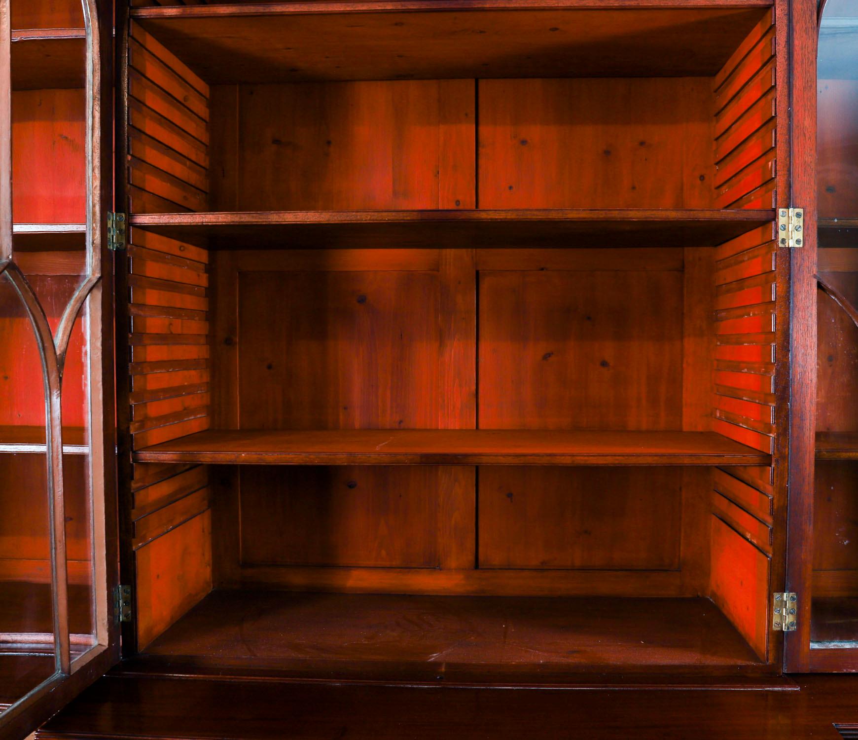 Antiguo Secretaire George III Breakfront Bookcase Siglo XIX en venta 7