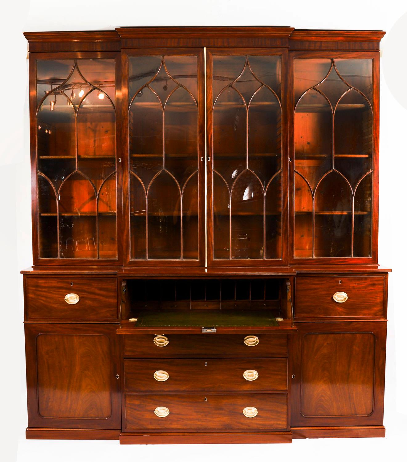 Antiguo Secretaire George III Breakfront Bookcase Siglo XIX Jorge III en venta