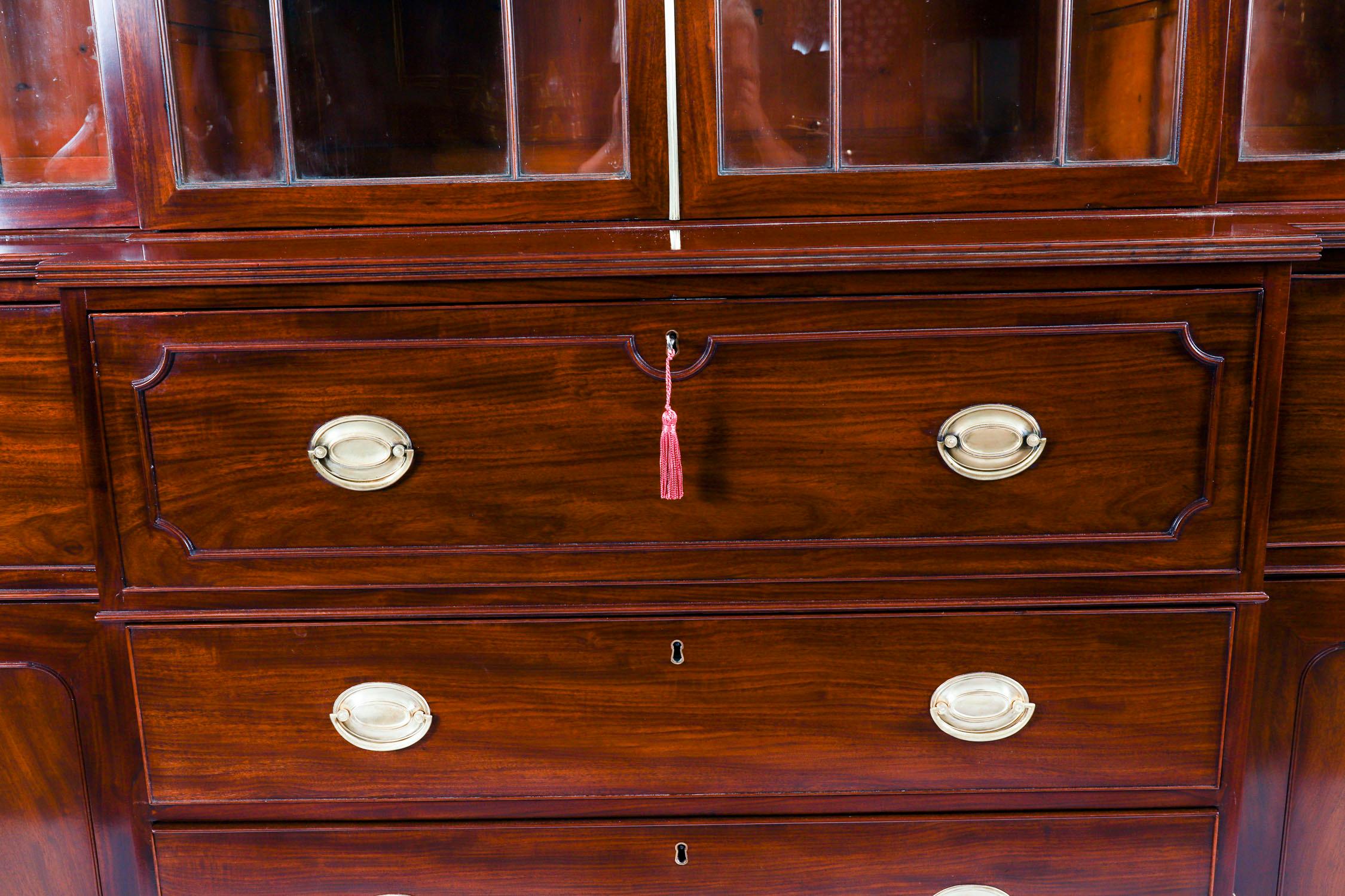 Antiguo Secretaire George III Breakfront Bookcase Siglo XIX en venta 1