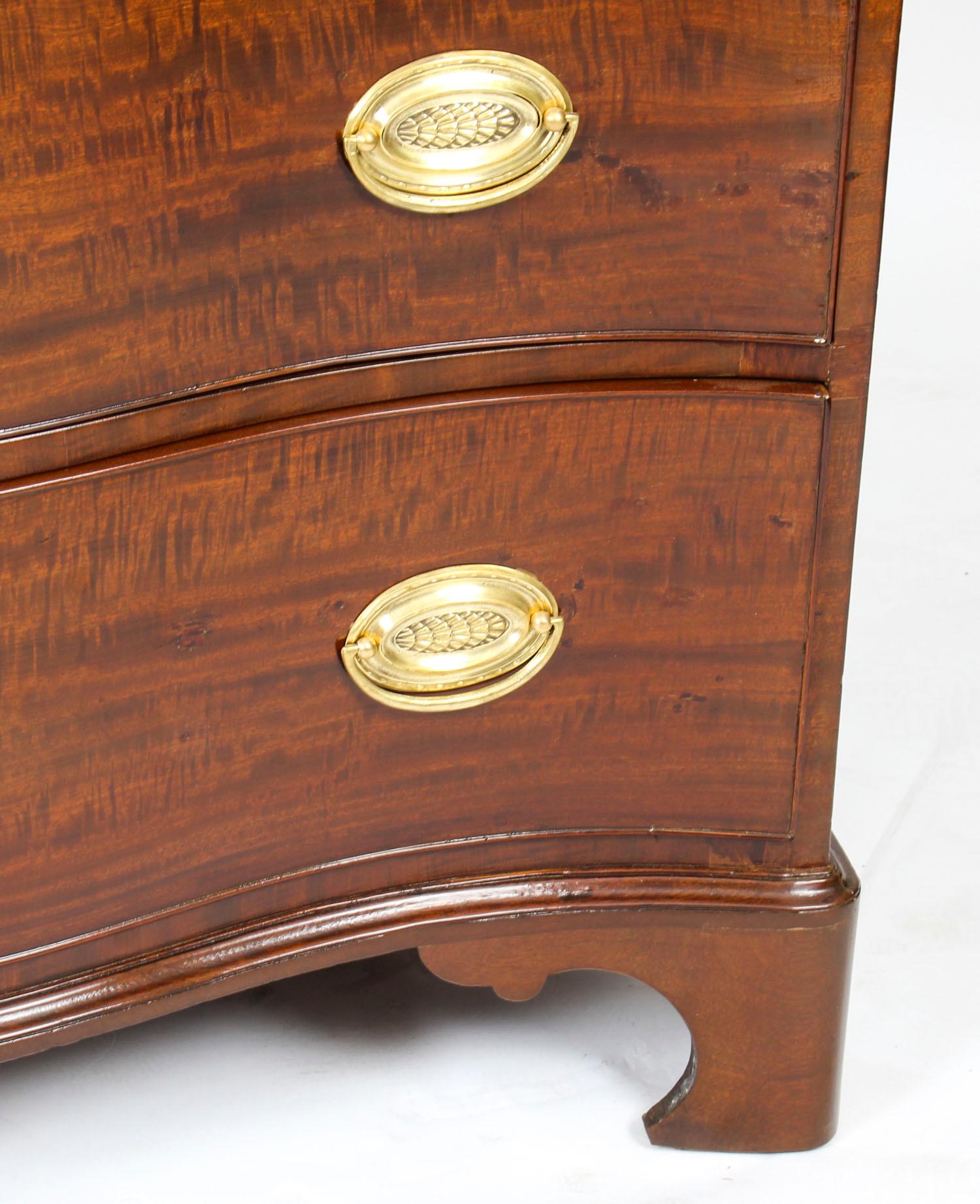 Antique George III Serpentine Flame Mahogany Chest Drawers, 18th Century 7