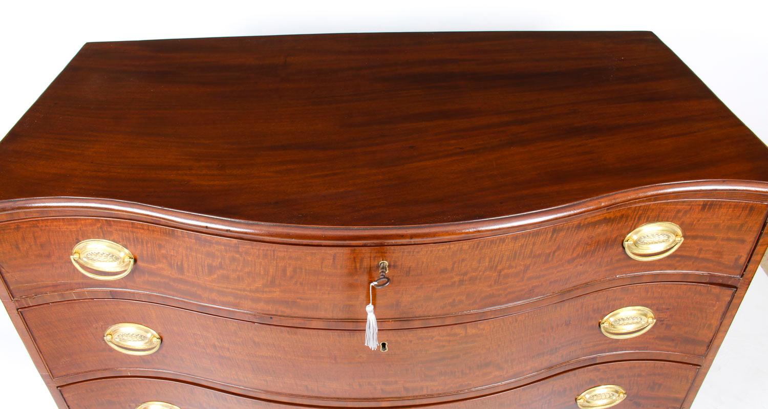 Late 18th Century Antique George III Serpentine Flame Mahogany Chest Drawers, 18th Century