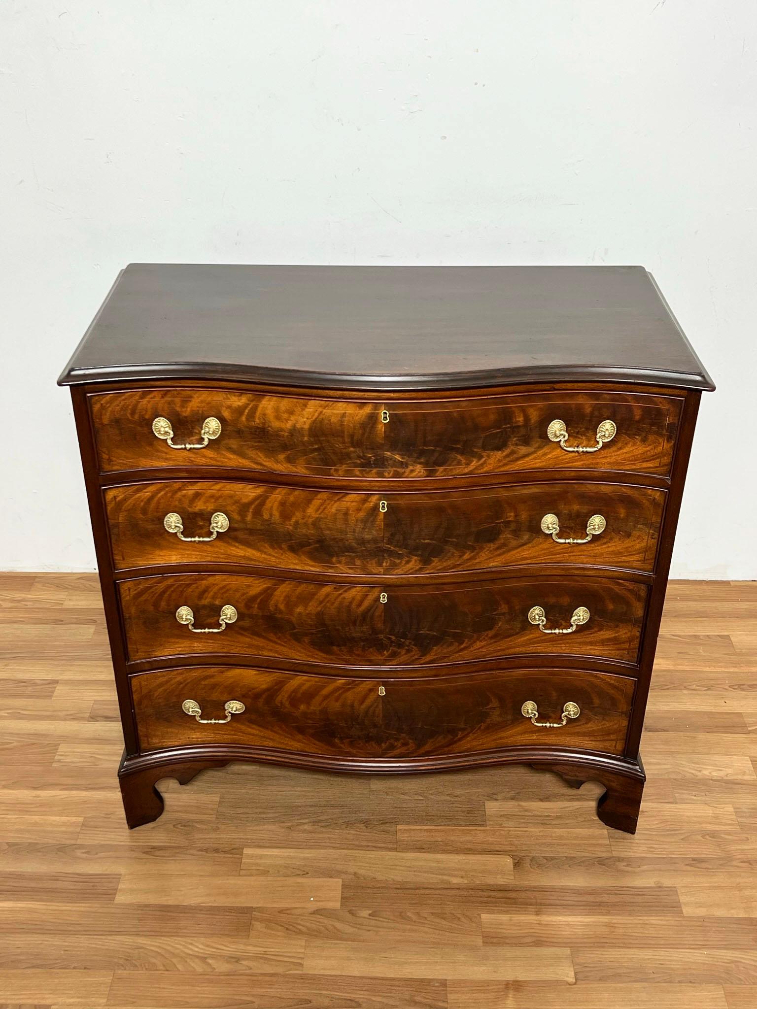 Georgian Antique George III Serpentine Mahogany Chest of Drawers, Ca. 1790s For Sale