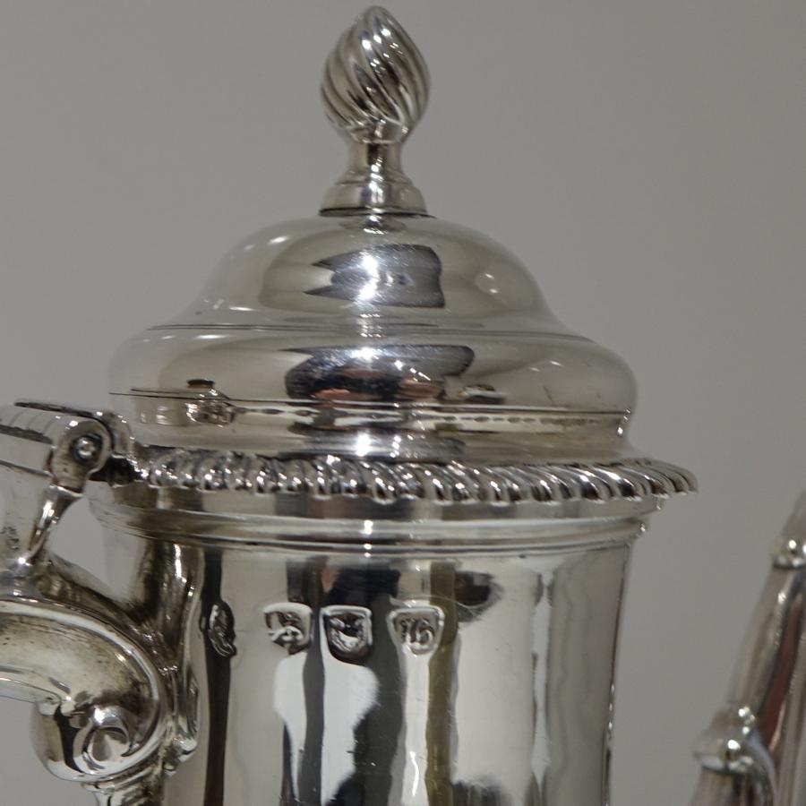 Antique George III Silver Coffee Pot London 1763 Thomas Whipham & Charles Wright For Sale 4