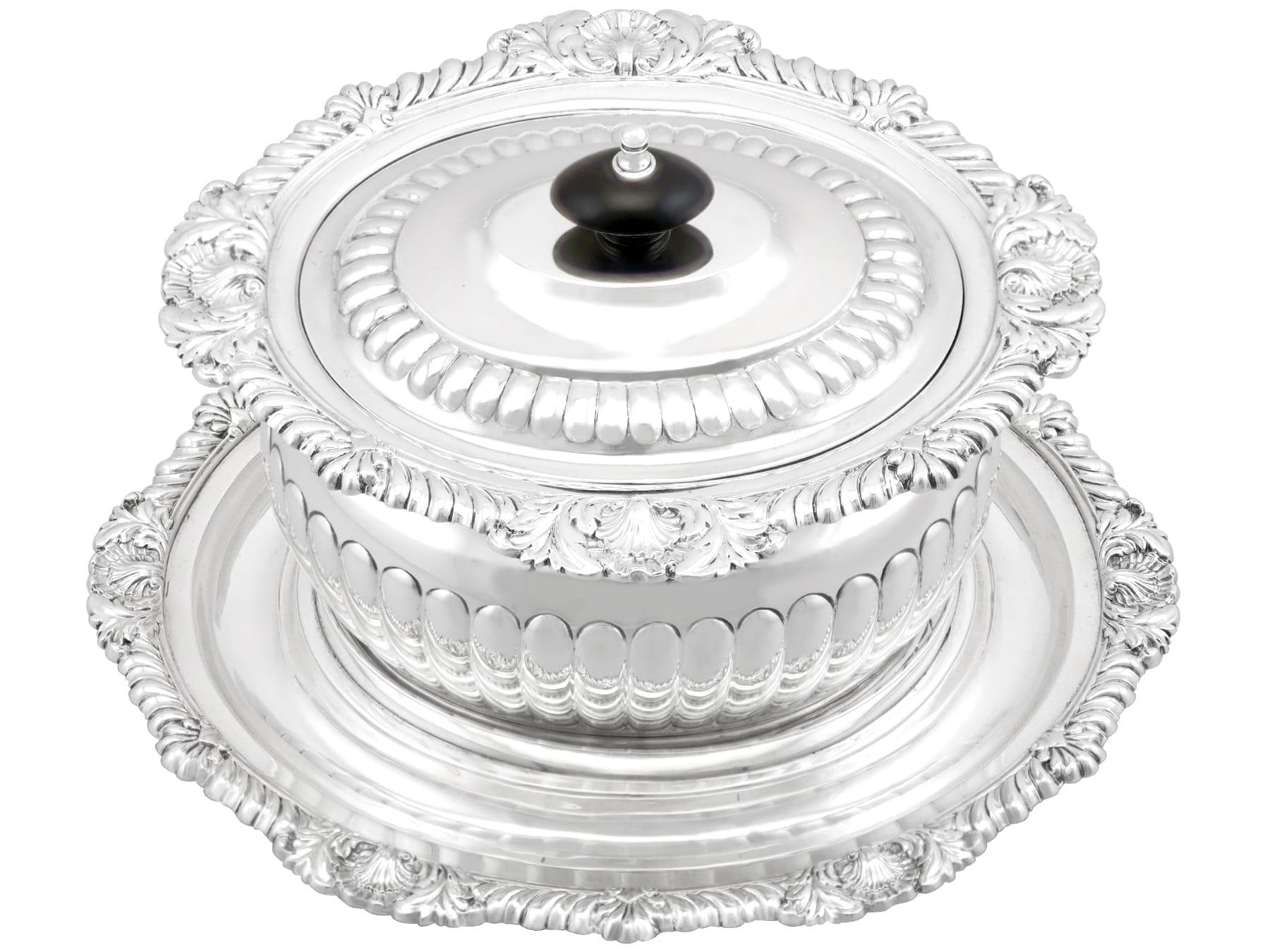 An exceptional, fine and impressive antique George III sterling silver biscuit box; an addition to the Georgian silverware collection.

This exceptional, fine and impressive antique George III sterling silver biscuit box has an oval shaped