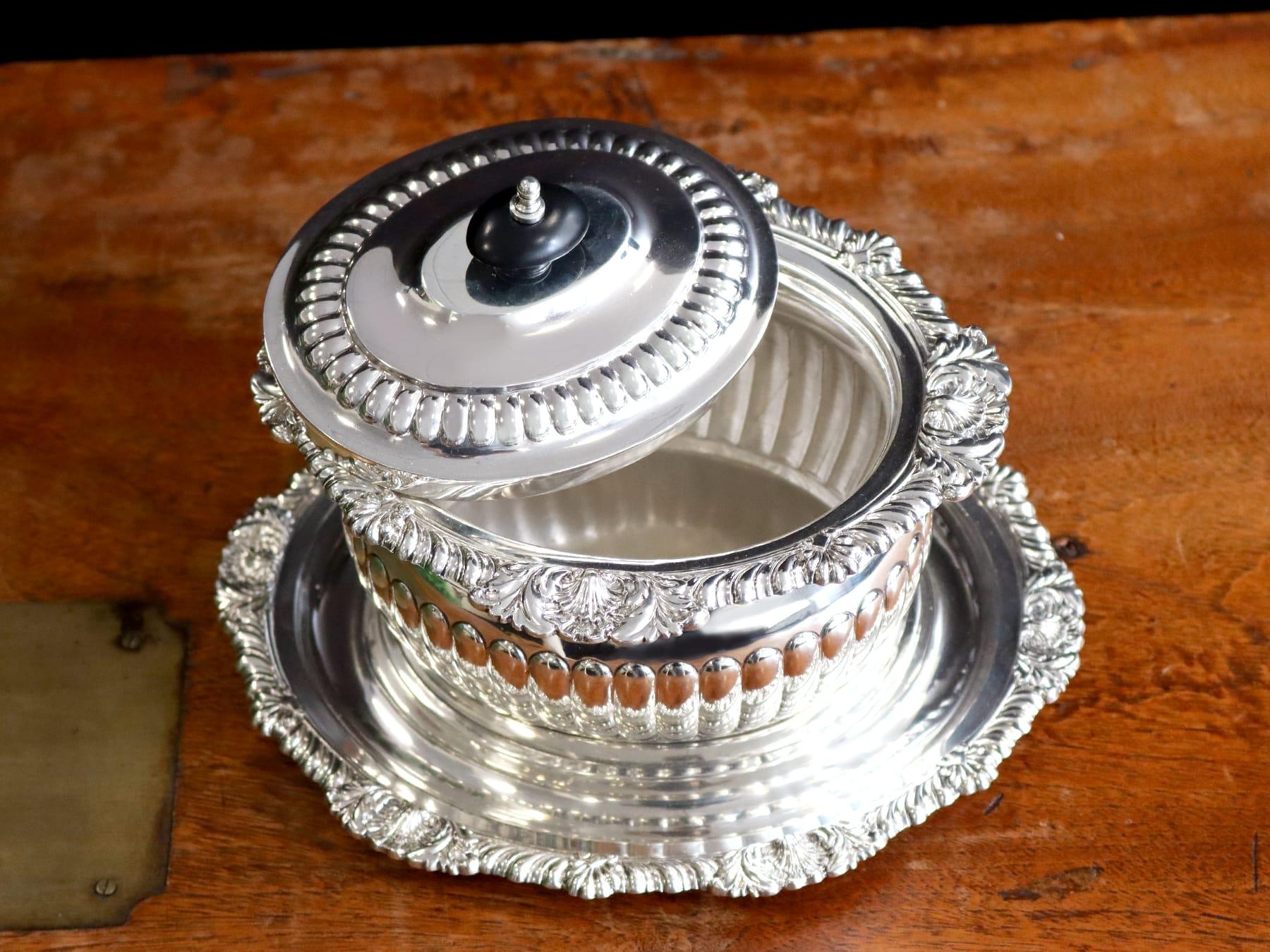 English Antique George III Sterling Biscuit Box (1814) For Sale