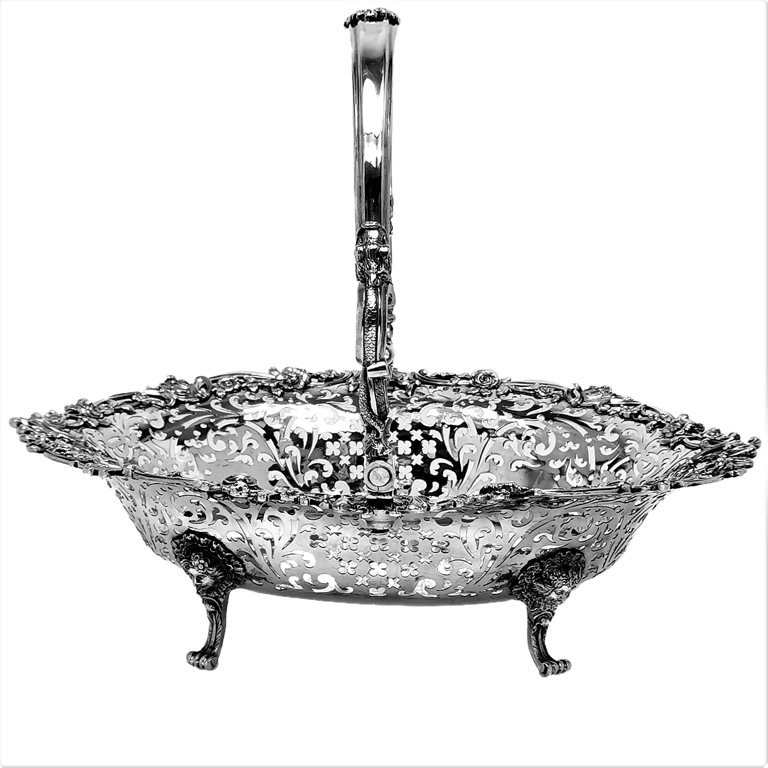 Antique George III Sterling Silver Basket 1771 Cake Fruit Bread Swing Handled In Good Condition In London, GB