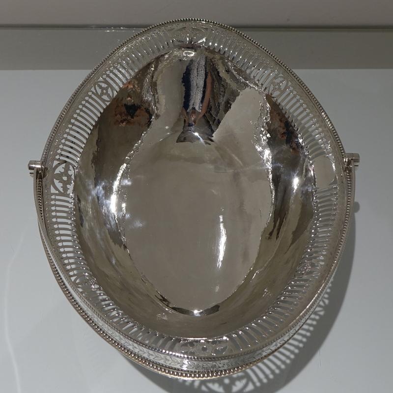 Late 18th Century Antique George III Sterling Silver Cake Basket London 1787 Hester Bateman For Sale