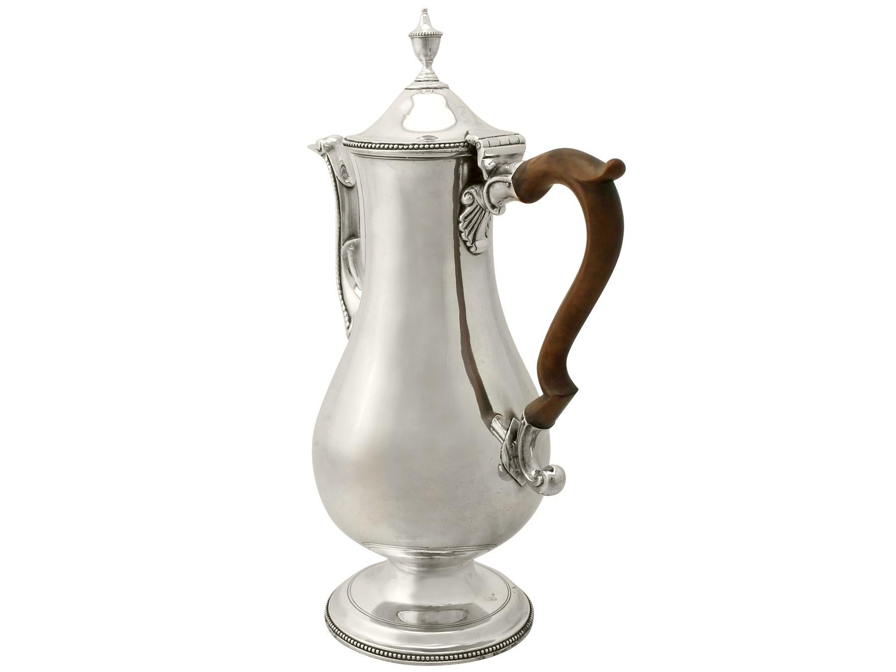 Antique George III Sterling Silver Coffee Pot by Hester Bateman In Excellent Condition In Jesmond, Newcastle Upon Tyne