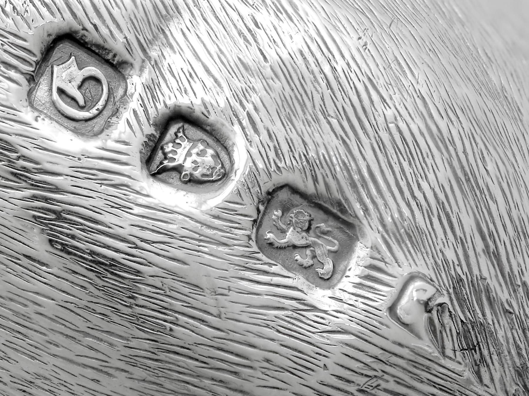 Antica lattiera per mucca in argento sterling di Giorgio III in vendita 4