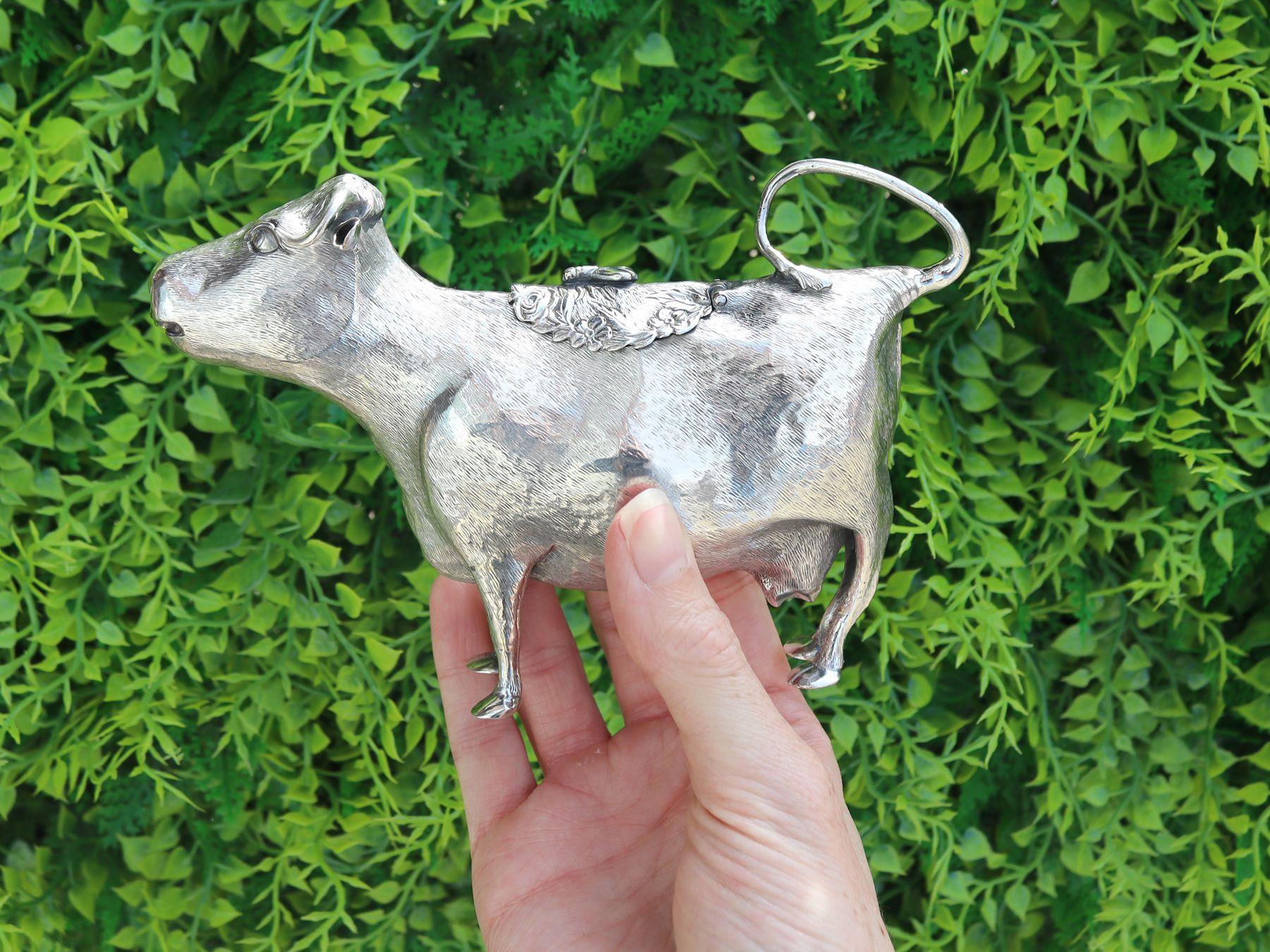 Un'eccezionale, raffinata e impressionante, rara lattiera antica in argento sterling di George III realizzata da John Schuppe; un'aggiunta alla nostra collezione di argenteria georgiana.

Questa eccezionale lattiera antica in argento georgiano, in