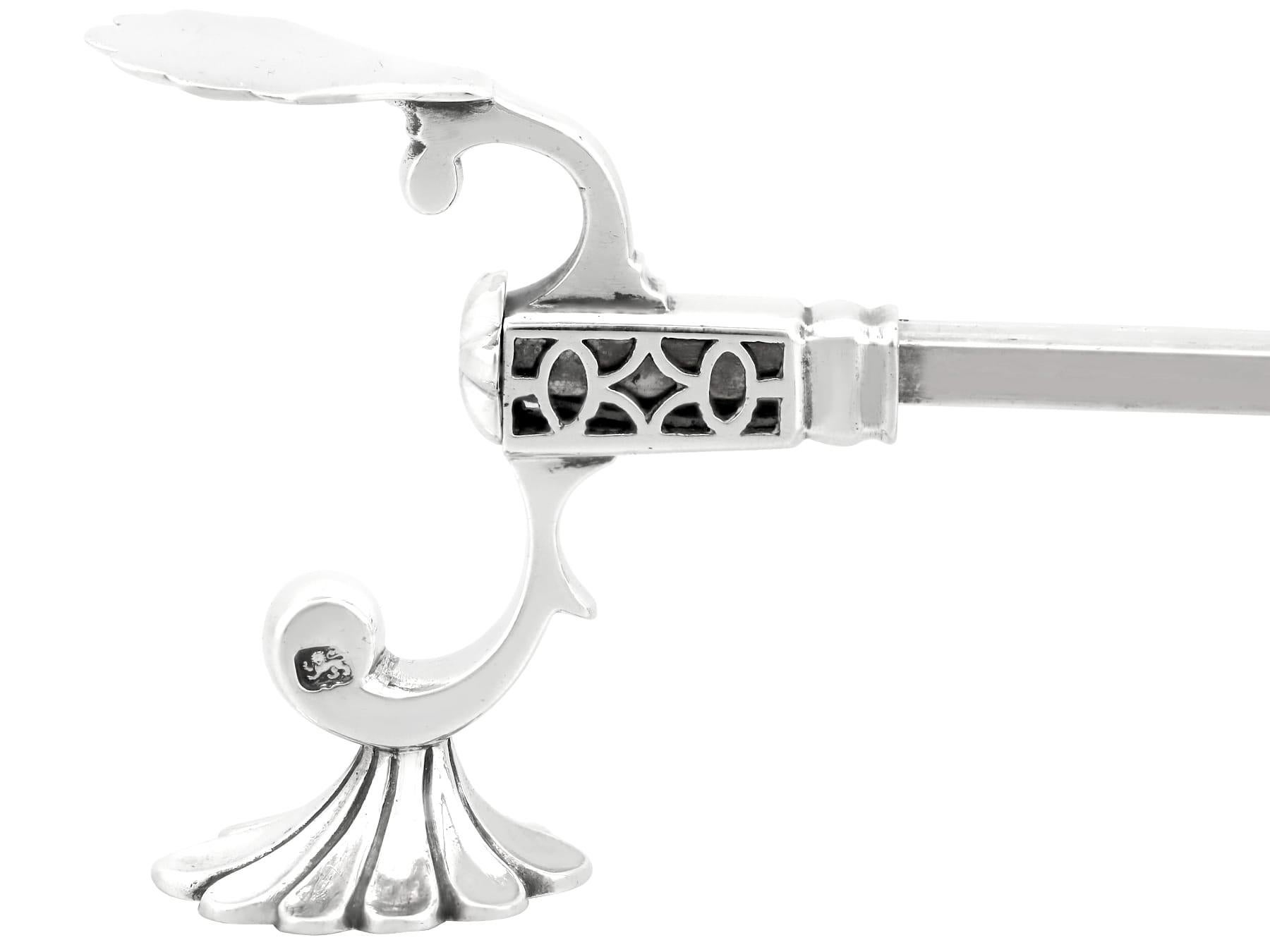 Mid-18th Century Antique George III Sterling Silver Dish Cross (1764) For Sale