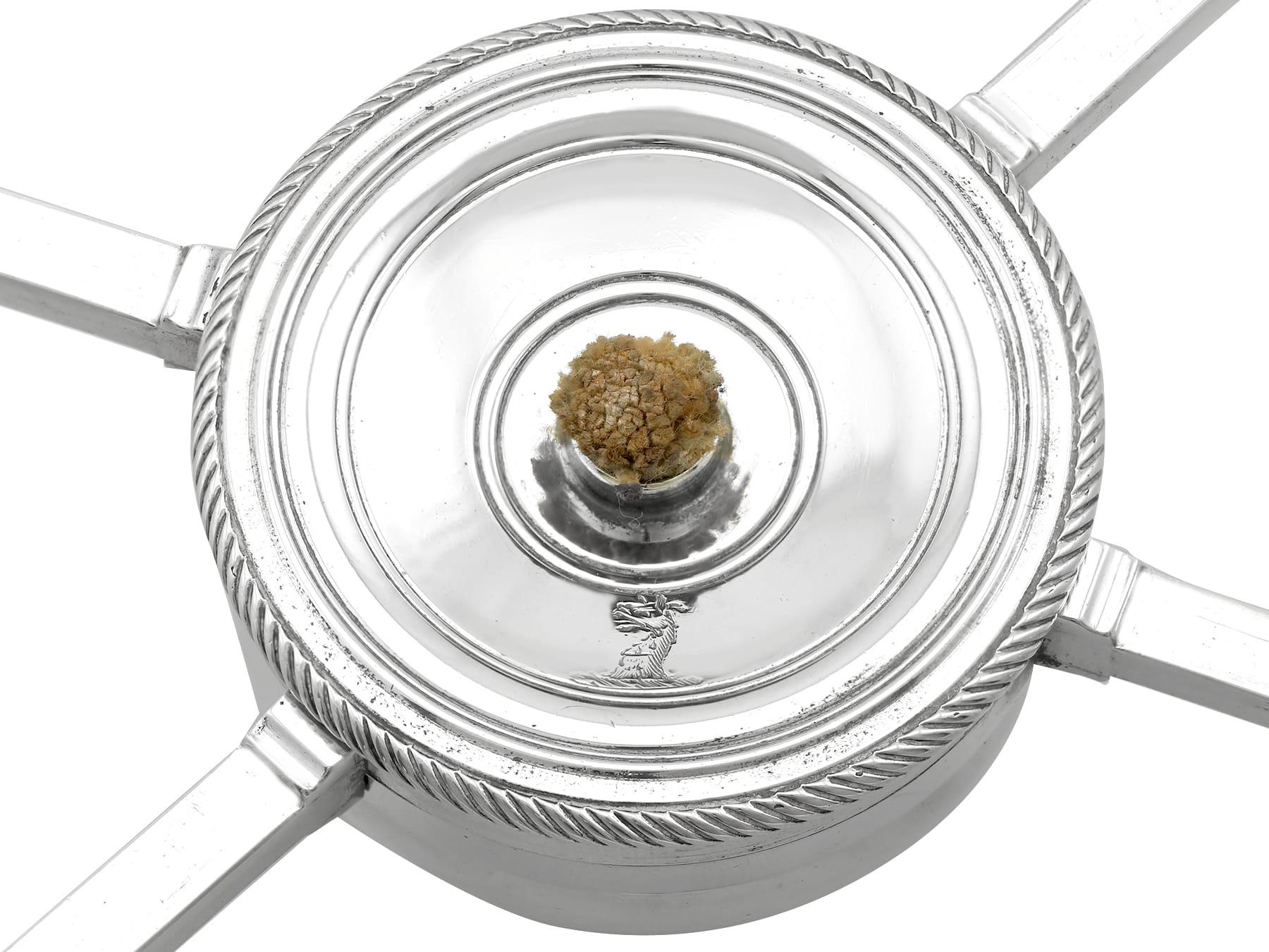 Antique George III Sterling Silver Dish Cross (1764) For Sale 1