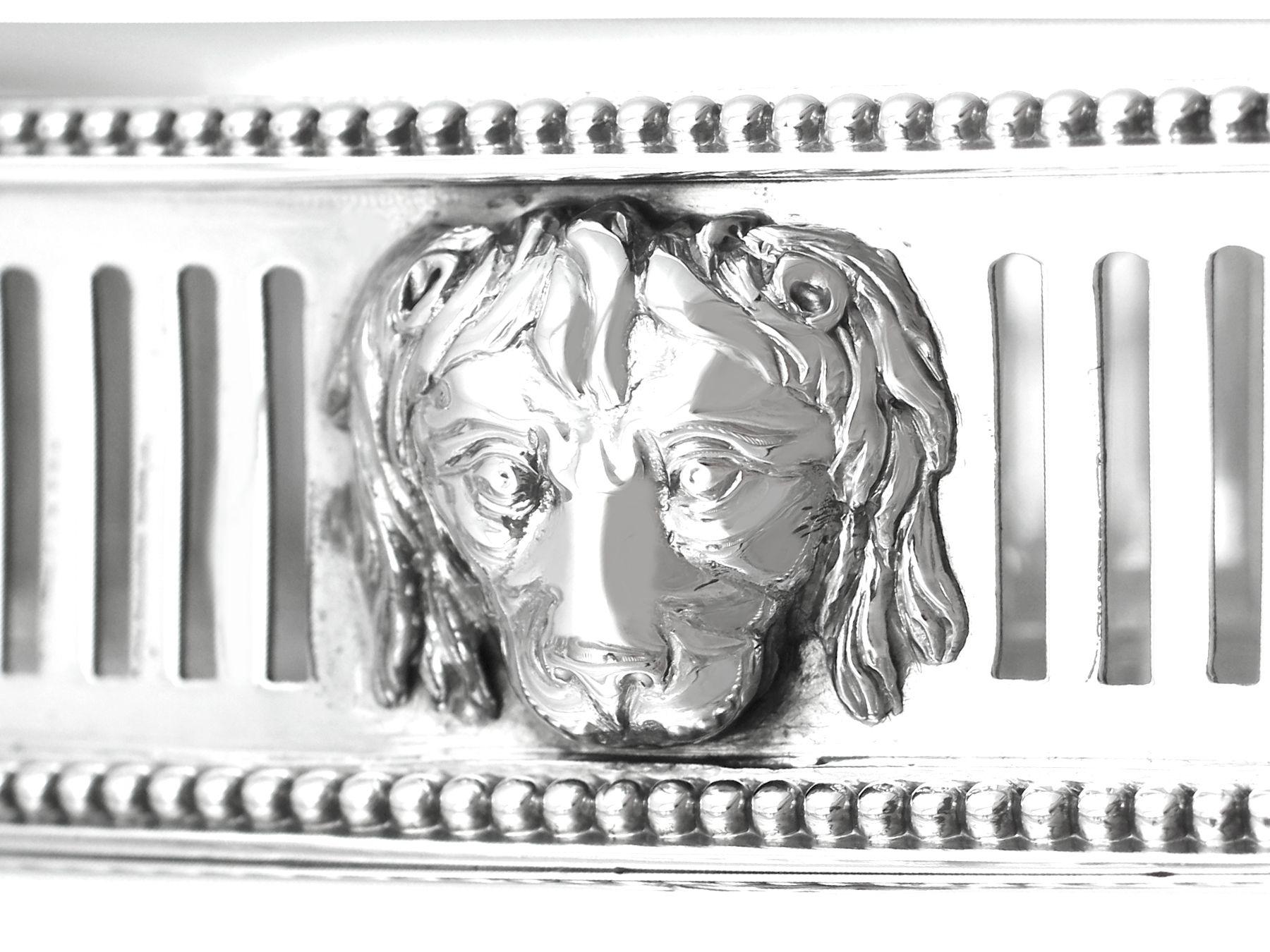 18th Century Antique Sterling Silver Ladies Inkstand For Sale 8