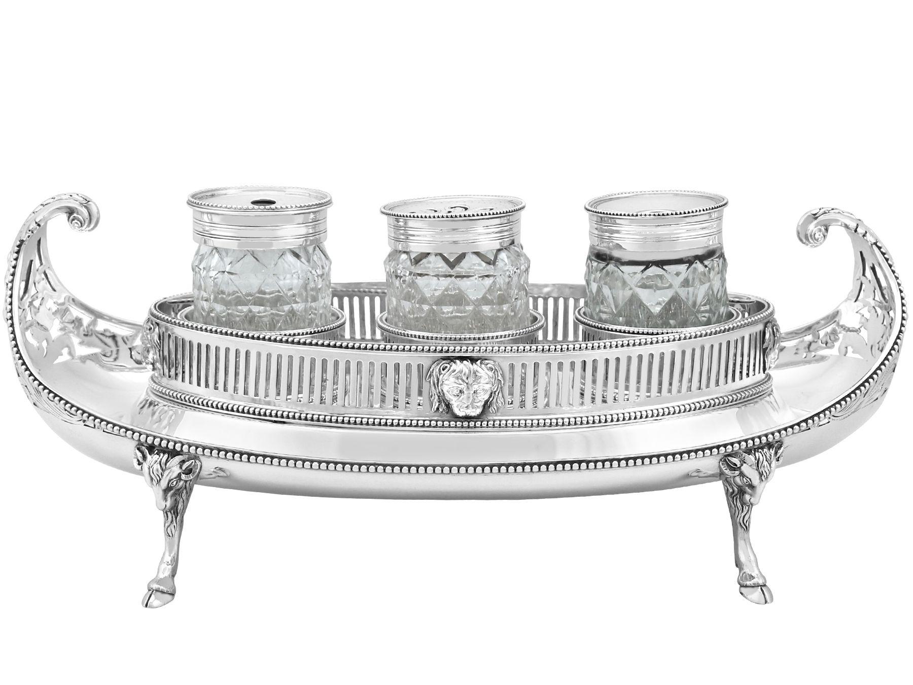 A magnificent, fine and impressive antique George III sterling silver and glass ladies inkstand; an addition to our ornamental Georgian silverware collection.

This magnificent antique George III sterling silver desk standish has a boat-shaped