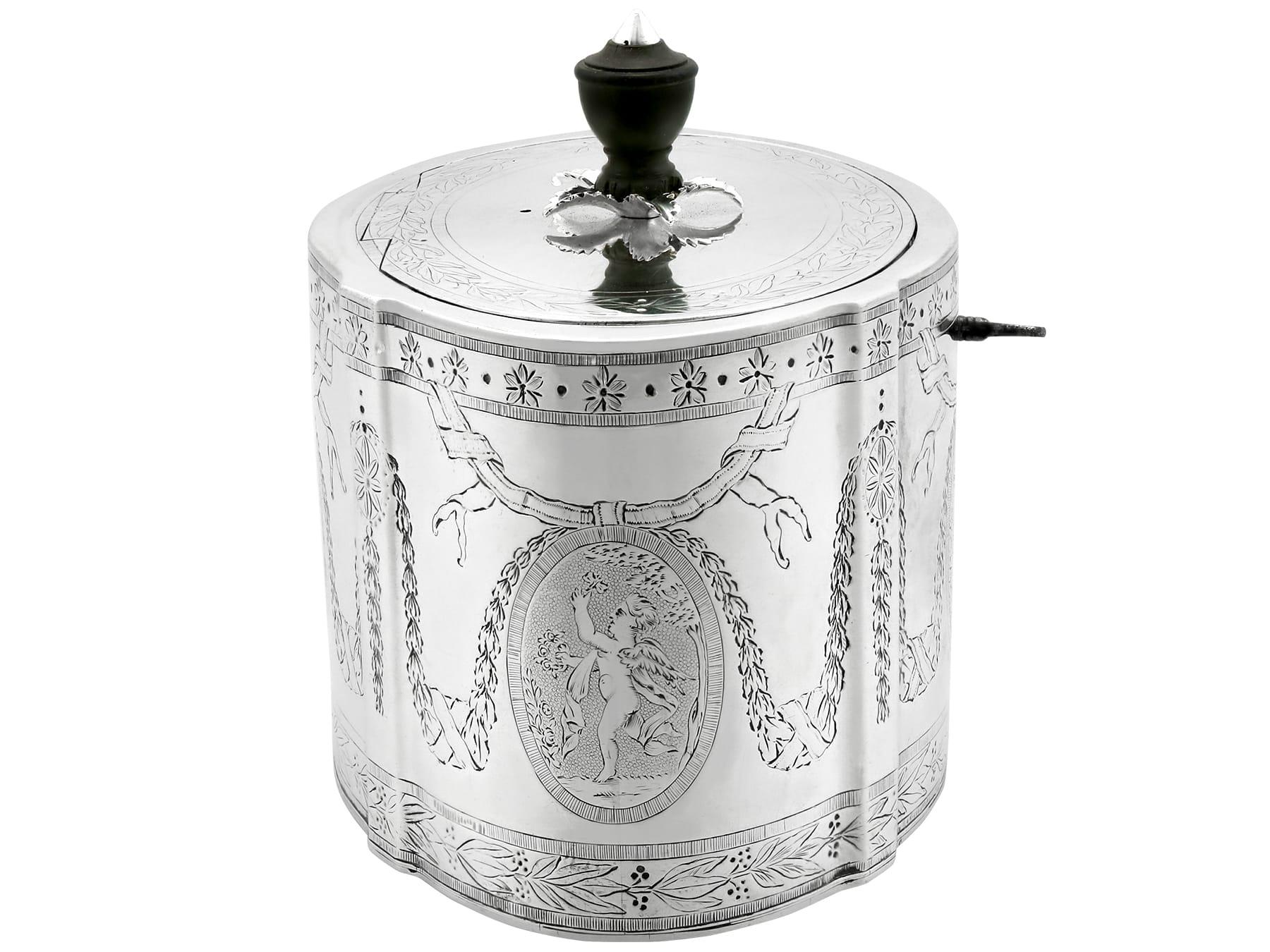 Fin du XVIIIe siècle Ancienne boîte à thé à verrouillage en argent sterling George III (1783) en vente
