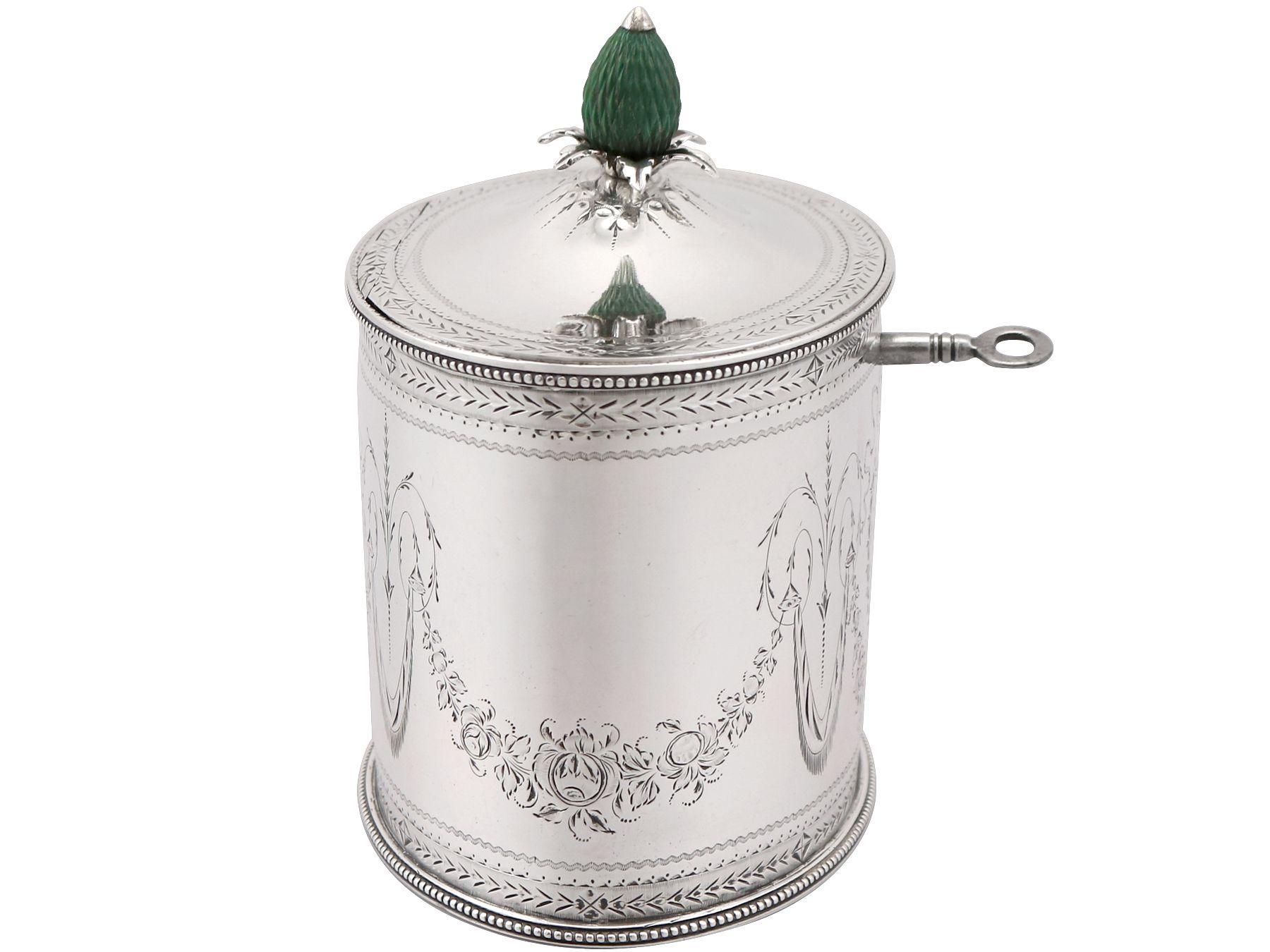 Fin du XVIIIe siècle Ancienne boîte à thé de verrouillage en argent sterling George III par Henry Chawner en vente