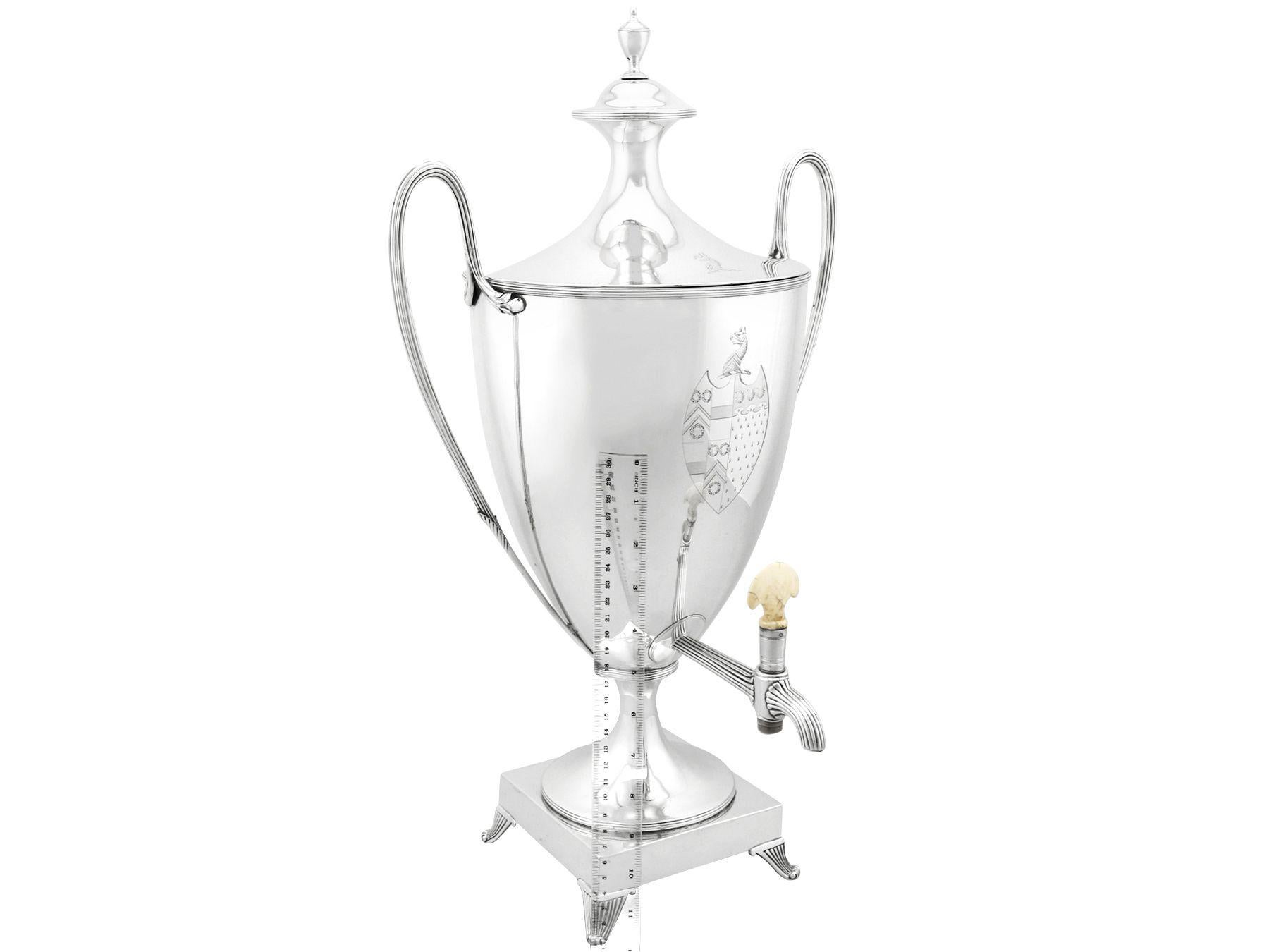 Edward Fernell Antico Samovar in argento sterling in vendita 7