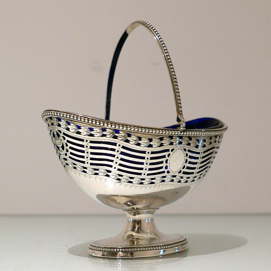 British Antique George III Sterling Silver Sugar Basket London 1780 William Holmes For Sale