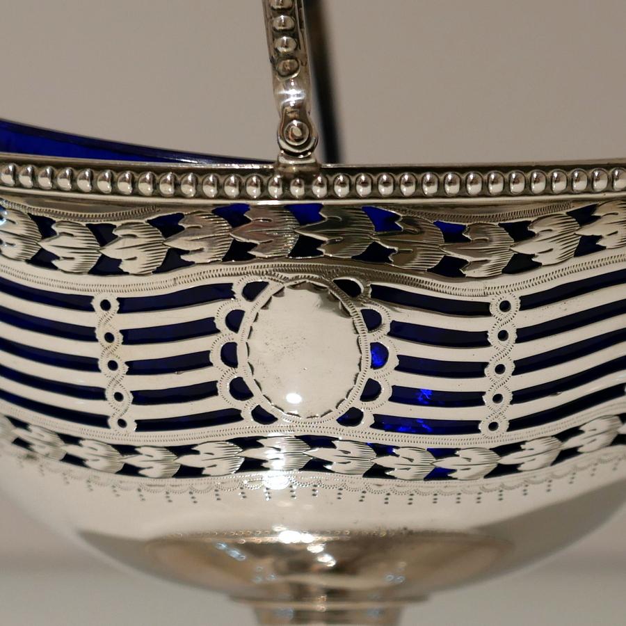 Antique George III Sterling Silver Sugar Basket London 1780 William Holmes For Sale 5