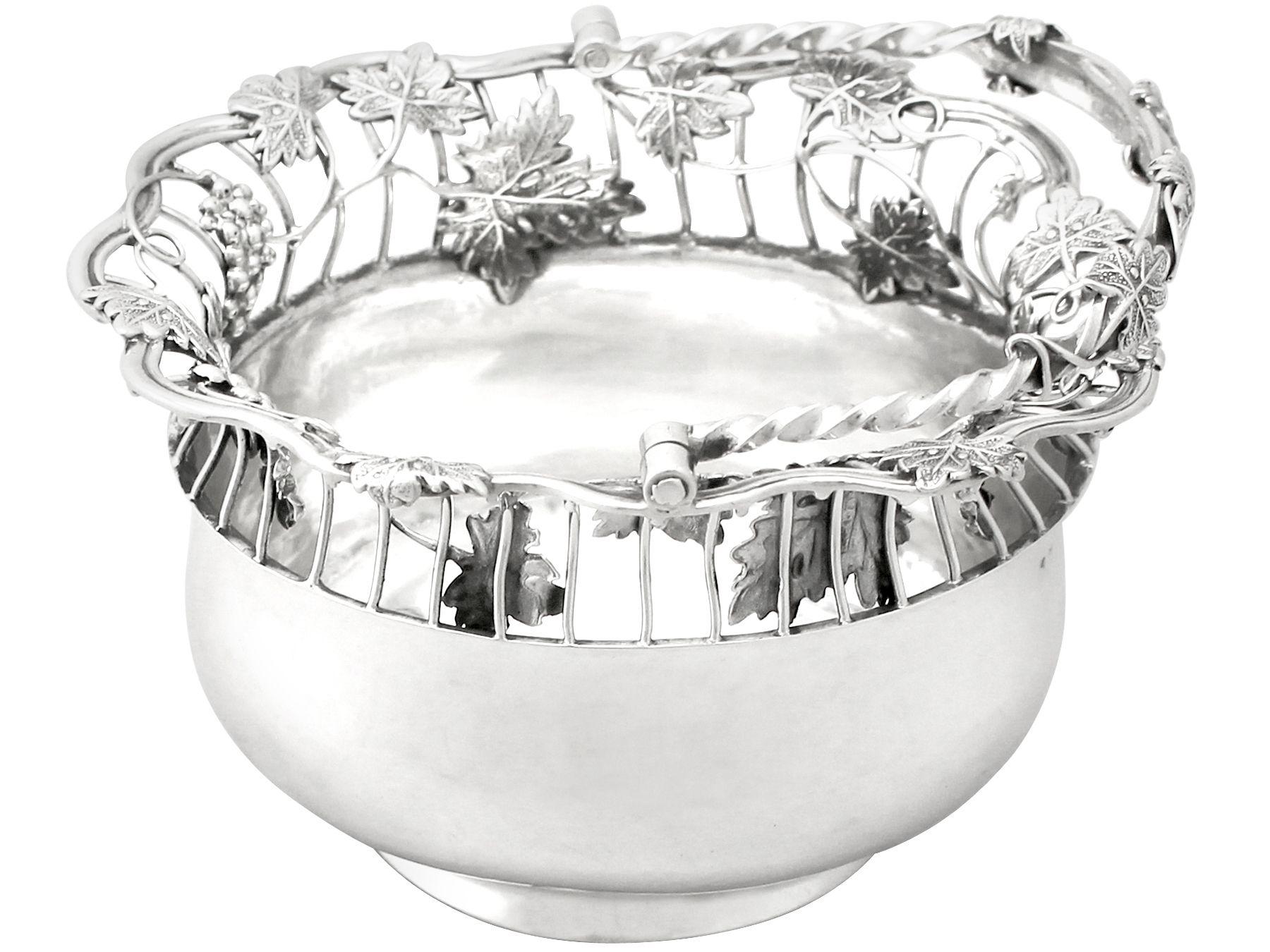 Antique George III Sterling Silver Sweetmeat Basket In Excellent Condition In Jesmond, Newcastle Upon Tyne