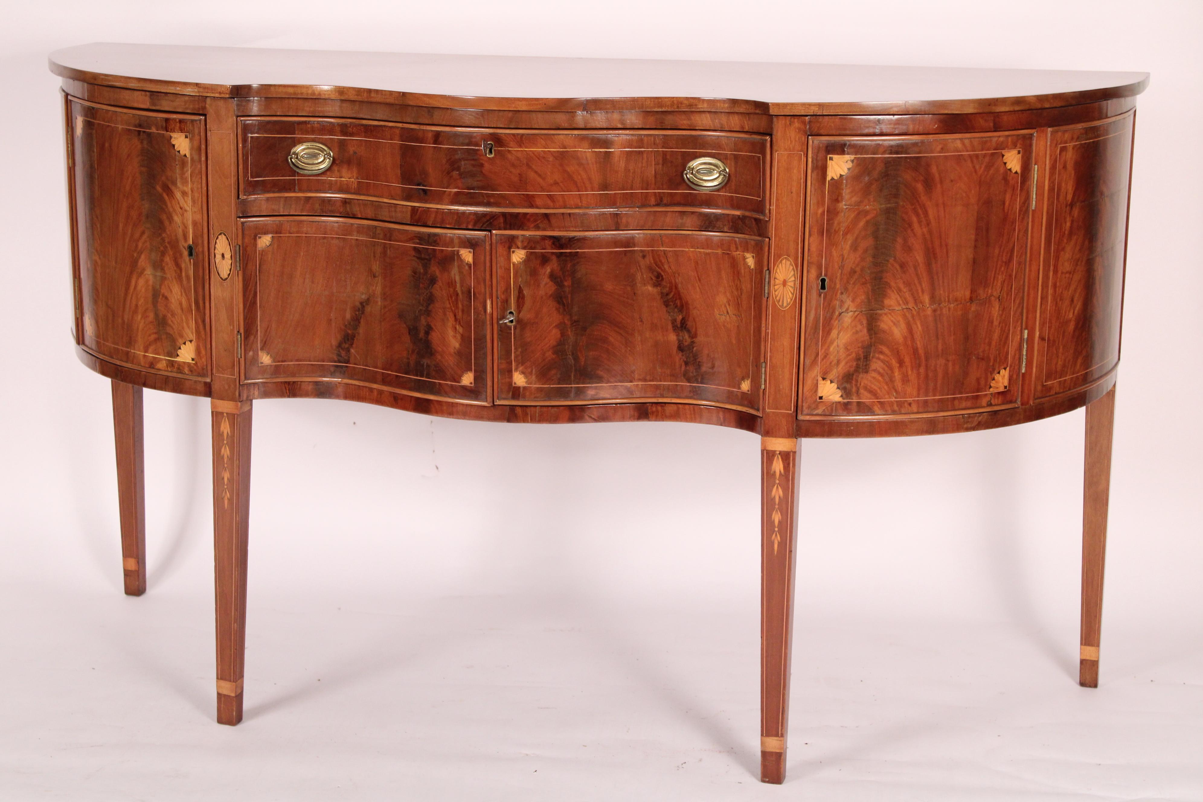 Inglese Antica credenza in mogano in stile Giorgio III in vendita